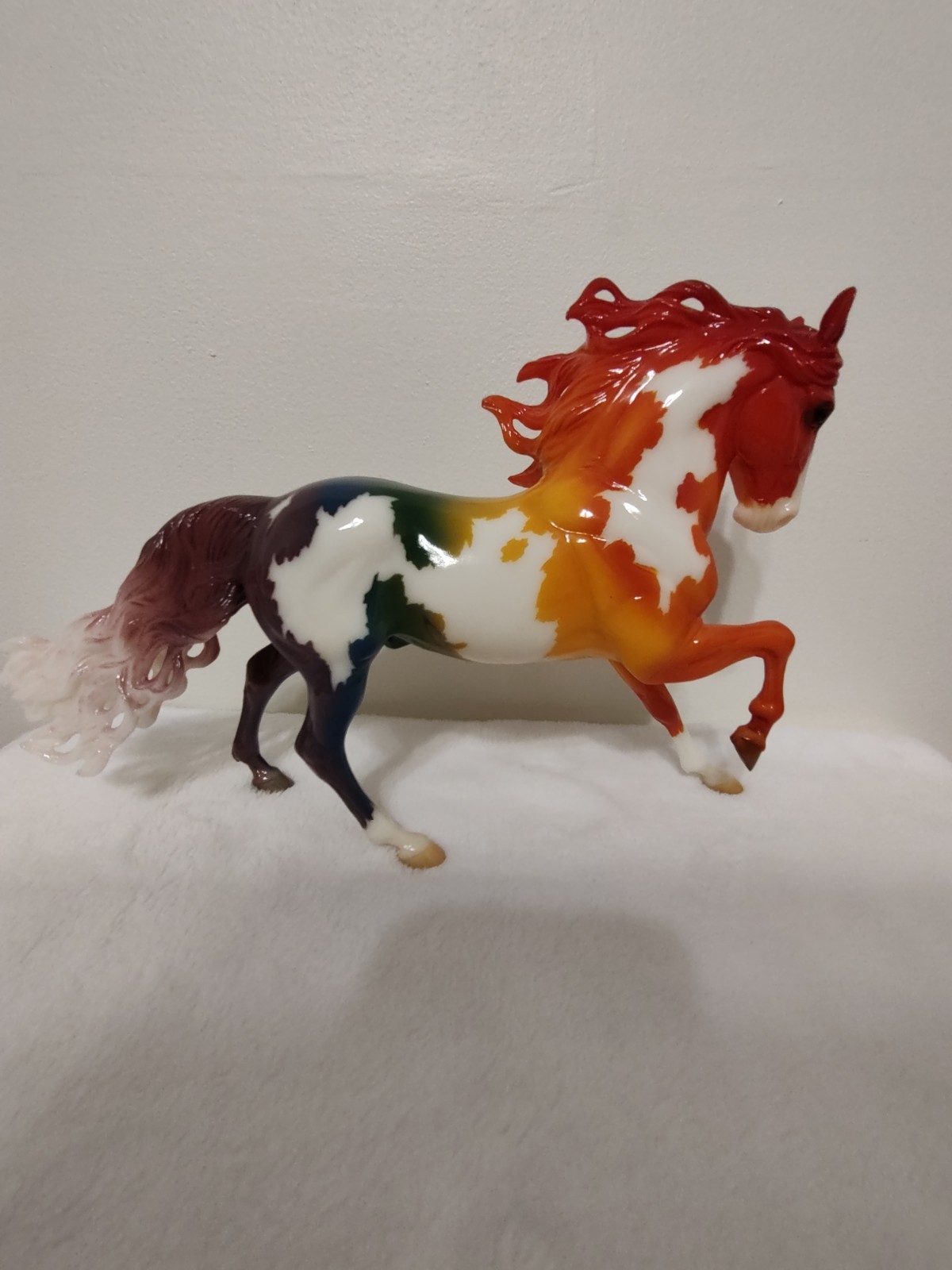 Breyer 2018 Limited Edition Glossy Rainbow Decorator ( Prism ) Breyer 2018 Limited Edition Glossy Rainbow Decorator ( Prism )
