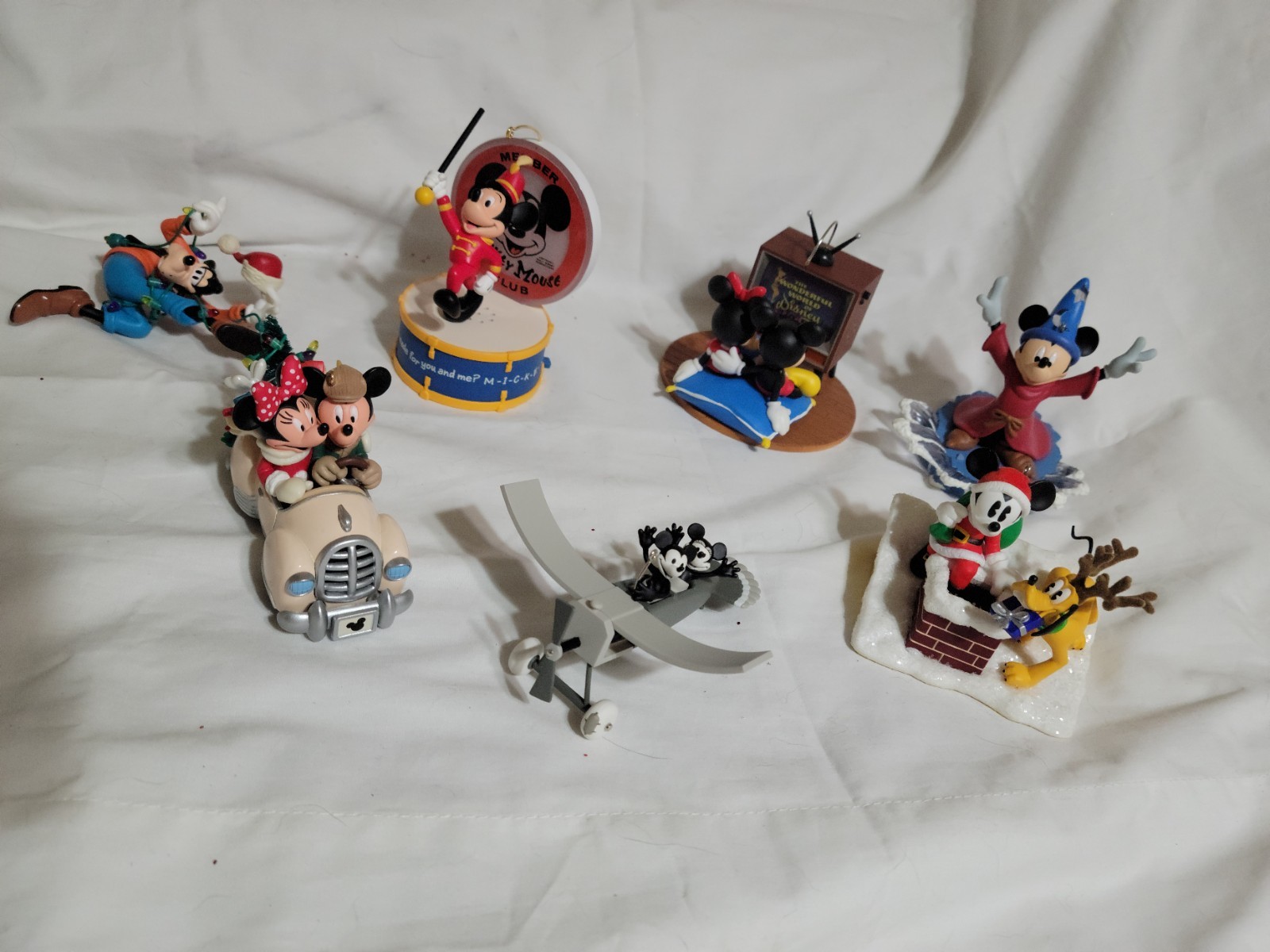 7 Plastic Walt Disney Christmas Ornaments Mickey/Pluto/Minnie 3 Musical 2000s