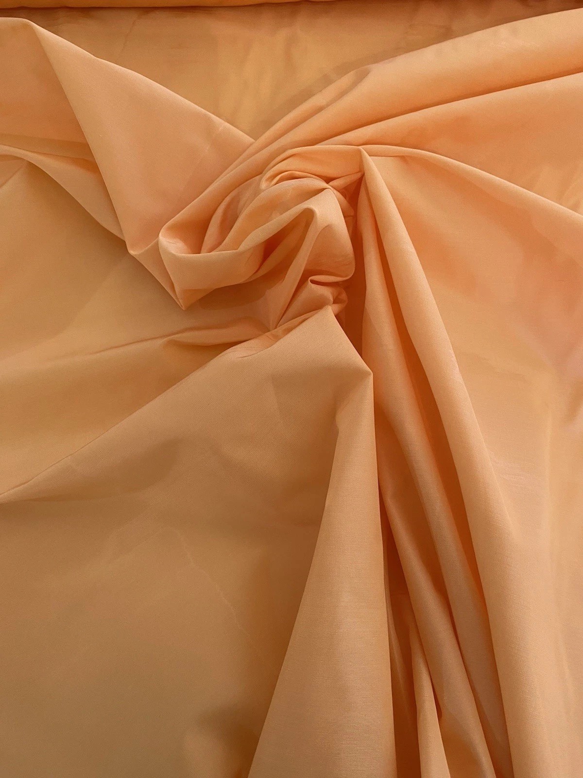 VTG 1998 MANUEL CANOVAS ARGENTINE SAUMON PEACH FRENCH SILKY FABRIC 27 YDS VTG 1998 MANUEL CANOVAS ARGENTINE SAUMON PEACH FRENCH SILKY FABRIC 27 YDS