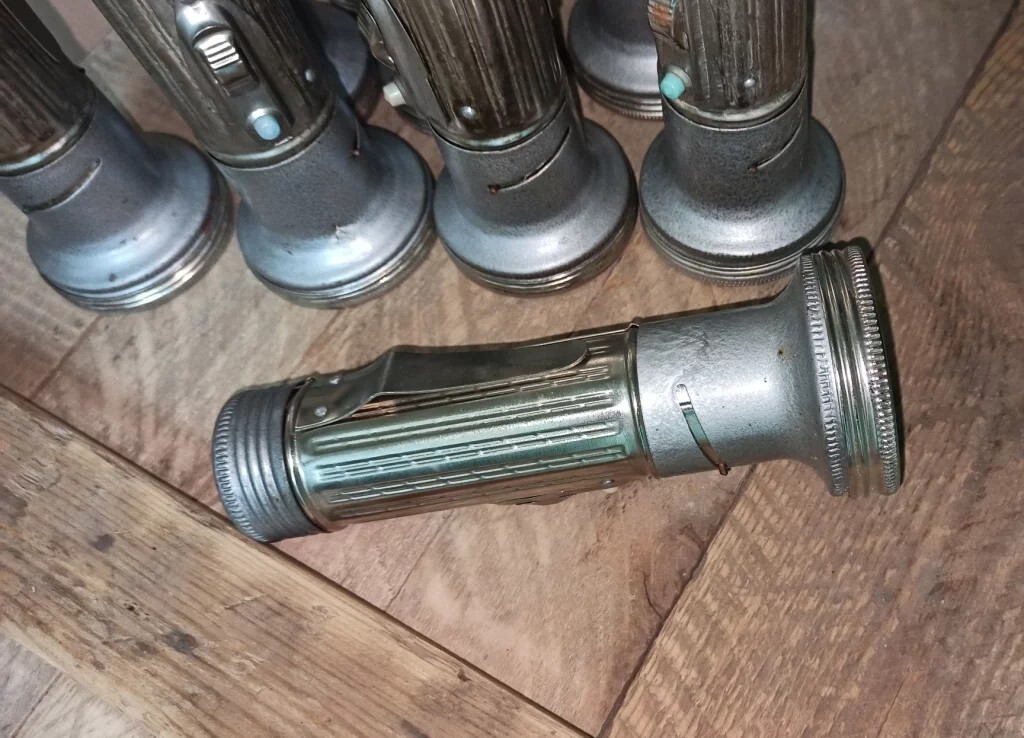 1 pcs USSR Soviet Military Flashlight with Belt Clip Morse Code Button , NEW 1 pcs USSR Soviet Military Flashlight with Belt Clip Morse Code Button , NEW