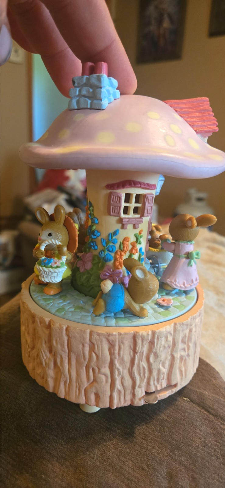 1980 Enesco Easter Parade Light Up Music Box