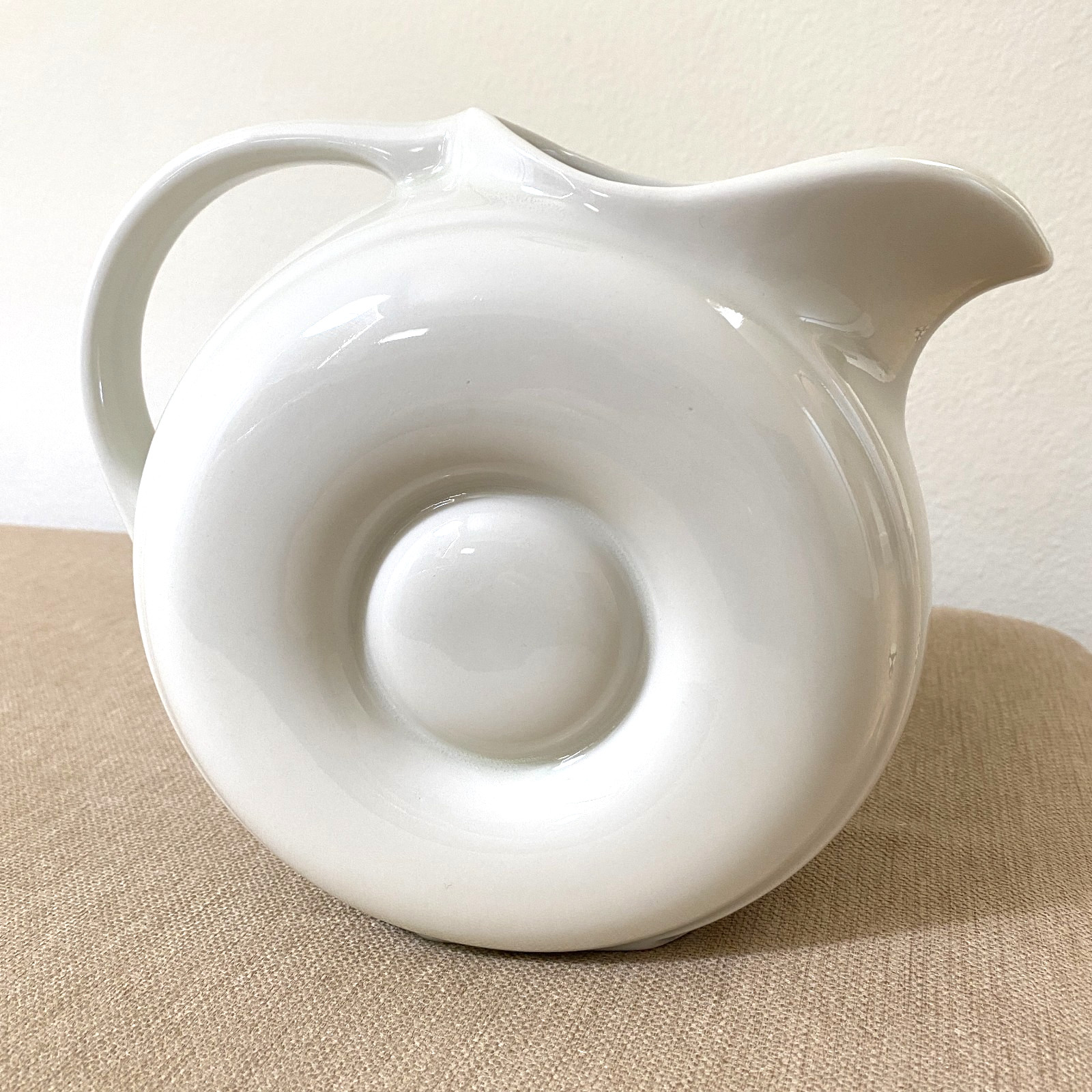 VTG Donut Hall Pitcher White MCM Ceramic Kitchenware Ice Lip 1335 7.5" x 8" VTG Donut Hall Pitcher White MCM Ceramic Kitchenware Ice Lip 1335 7.5" x 8"
