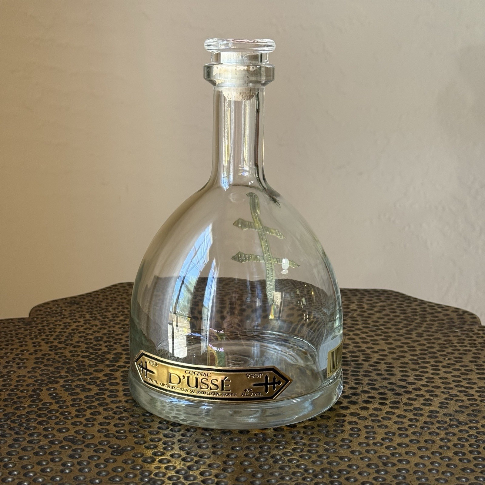 D’USSE VSOP Cognac Empty Gold Cross Decanter w/ Stopper Chateau de Cognac FRANCE D’USSE VSOP Cognac Empty Gold Cross Decanter w/ Stopper Chateau de Cognac FRANCE