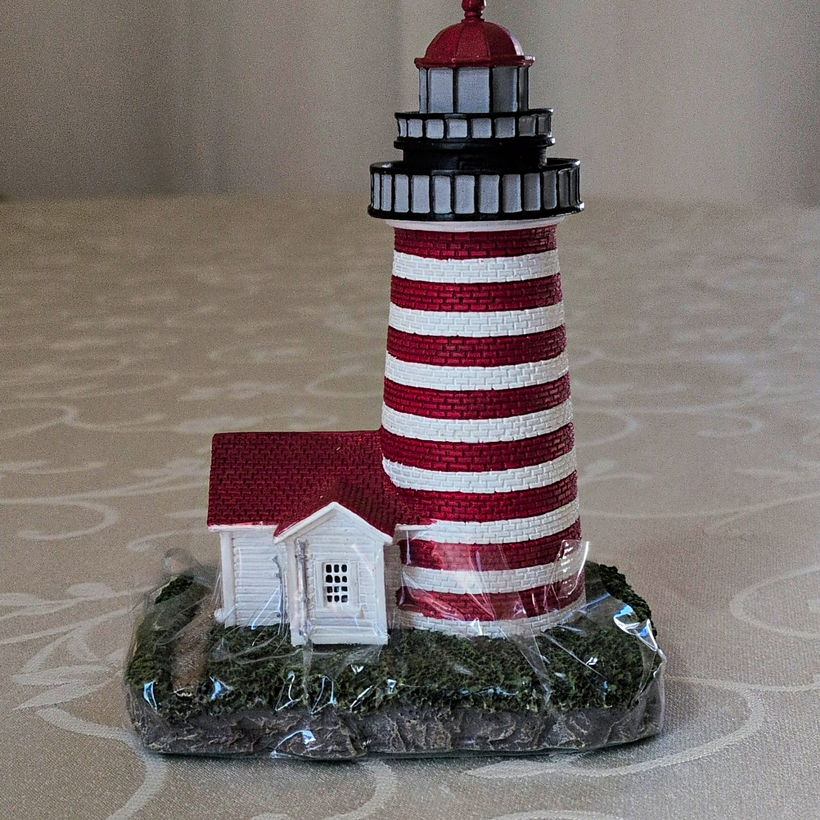 Geo. Z. Lefton Historic American Lighthouse West Quoddy Head Resin 1999 CCM12429 Geo. Z. Lefton Historic American Lighthouse West Quoddy Head Resin 1999 CCM12429