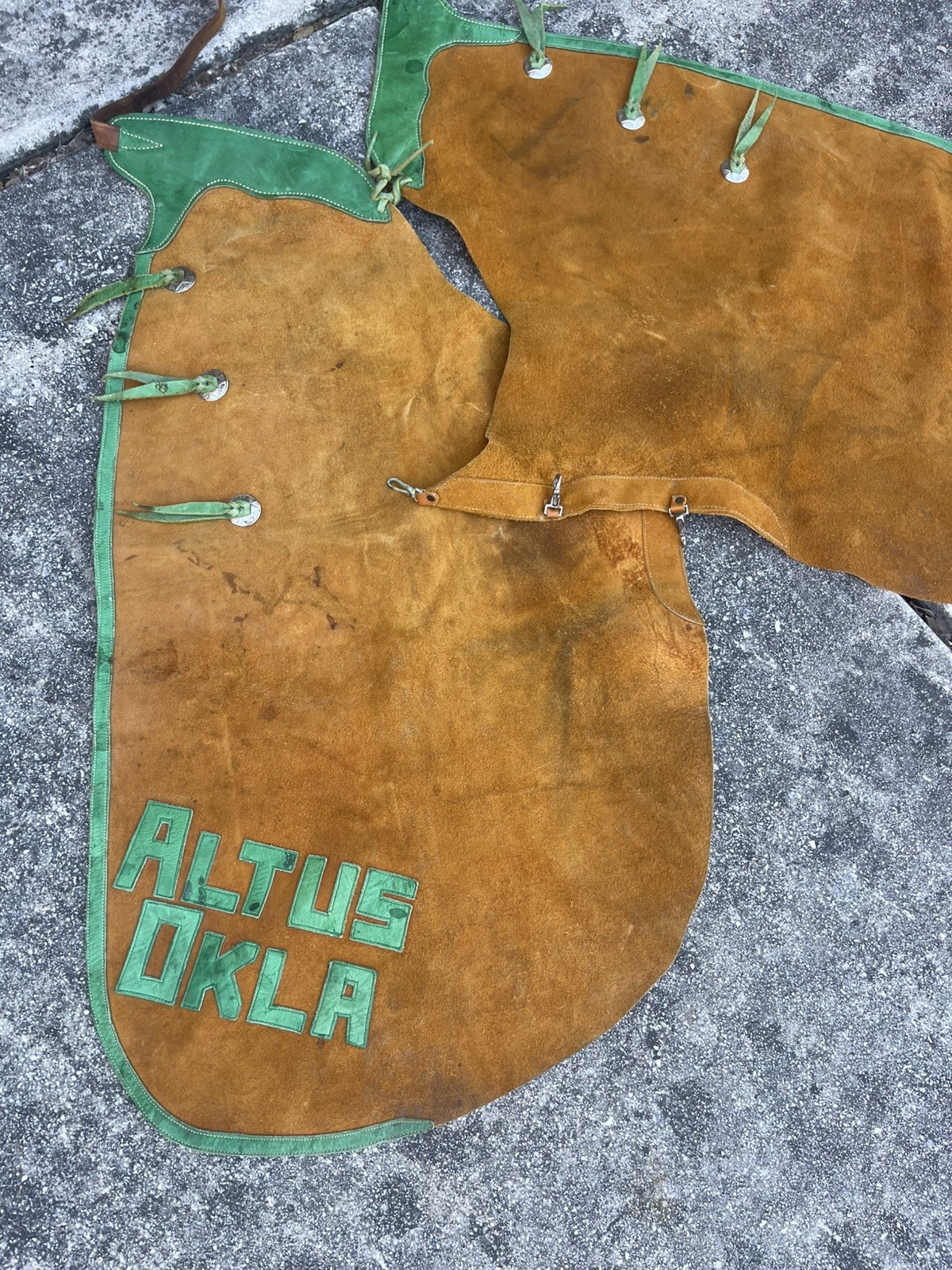 Vintage Leather Batwing Rodeo Chaps Altus Okla Green Trim Western Cowboy Decor Vintage Leather Batwing Rodeo Chaps Altus Okla Green Trim Western Cowboy Decor