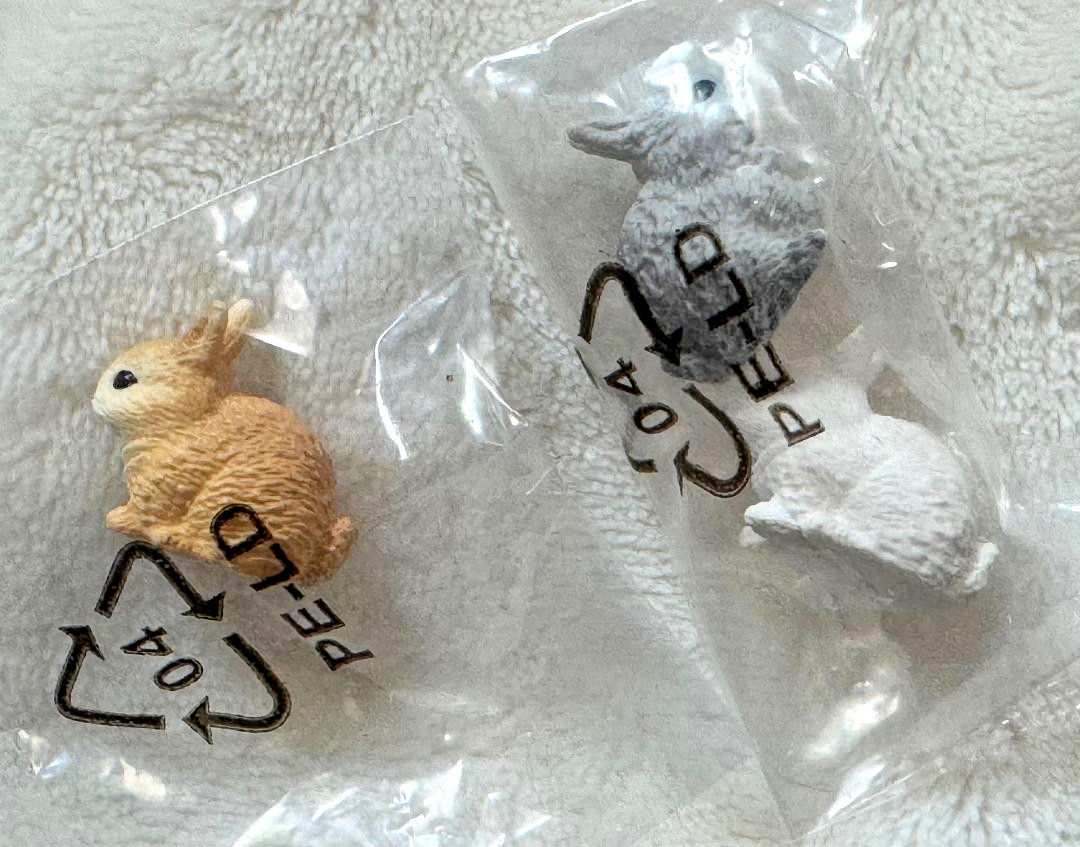Schleich LOT OF 3 tiny tan baby bunny rabbits, tan, grey, & white MINIATURE NEW Schleich LOT OF 3 tiny tan baby bunny rabbits, tan, grey, & white MINIATURE NEW