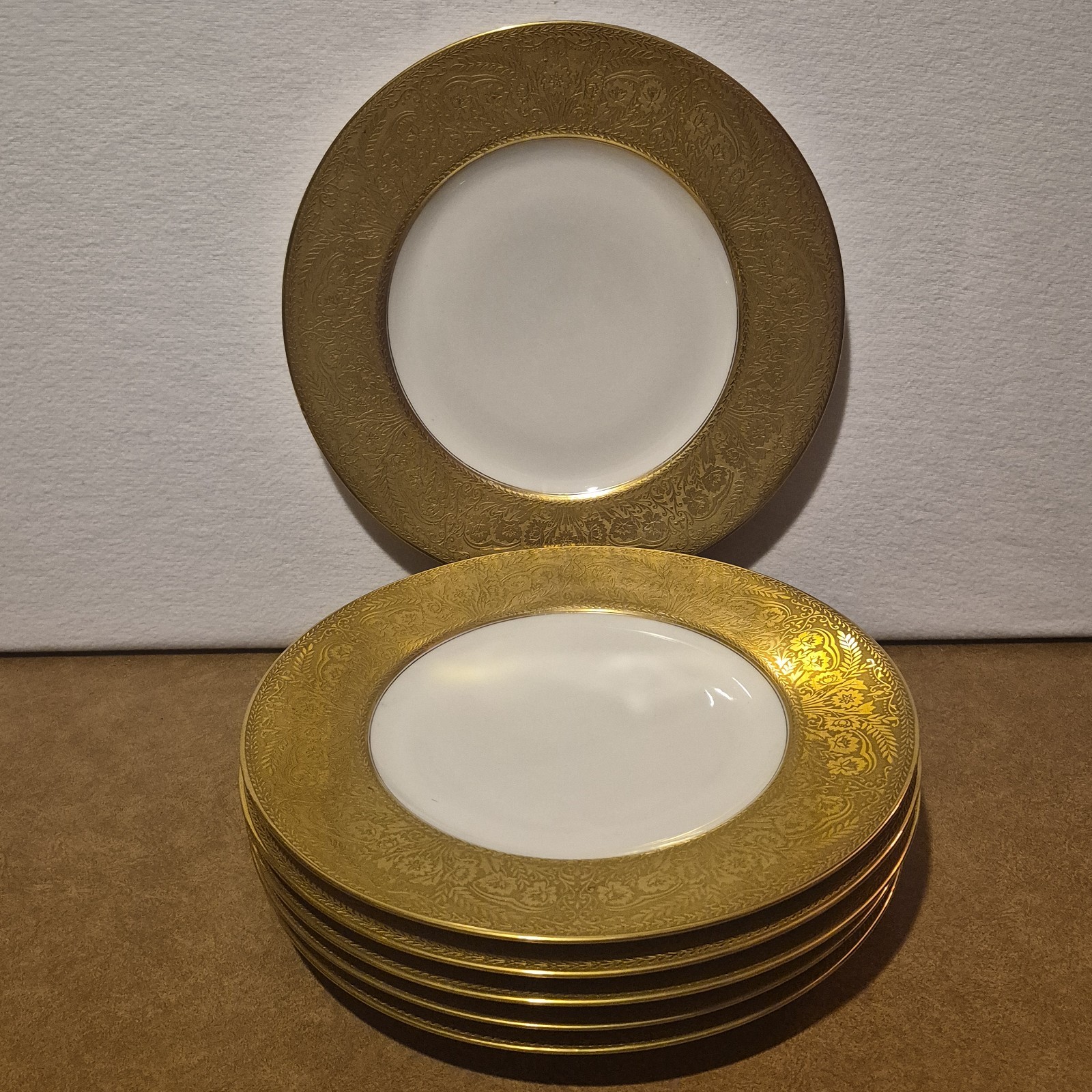 6 Antique Gold Encrusted Dinner Plates 10 3/4" Ovington Bros Hutschenreuther 6 Antique Gold Encrusted Dinner Plates 10 3/4" Ovington Bros Hutschenreuther