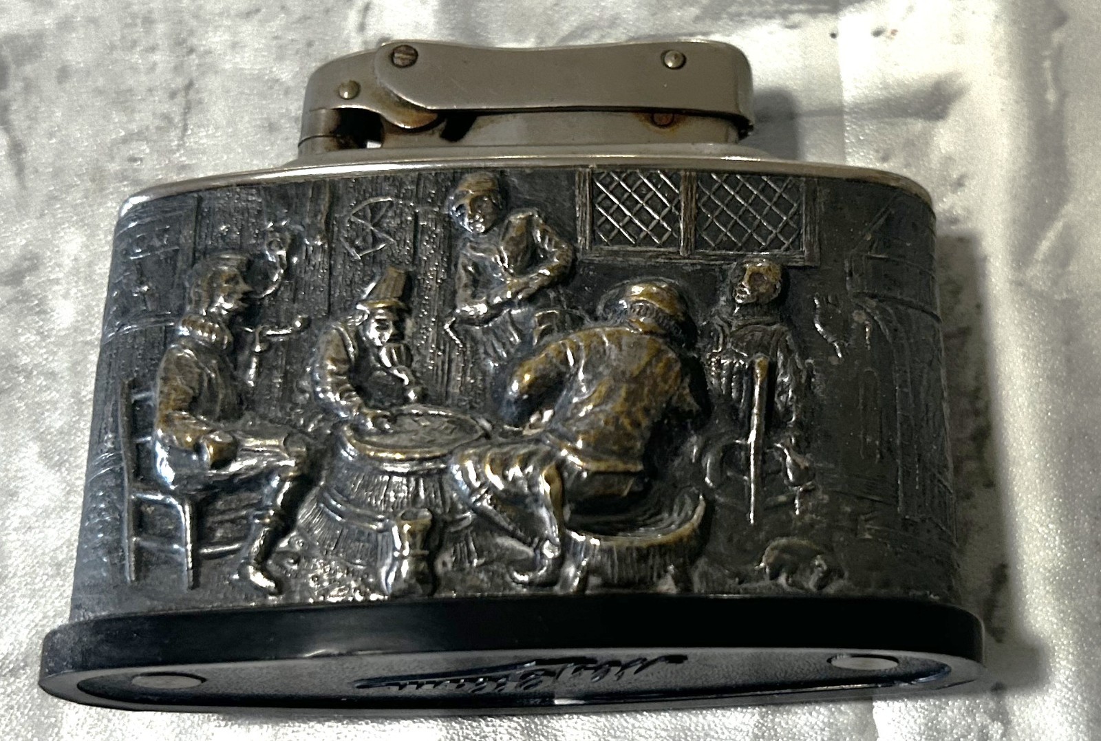 VTG RARE 1960s GERMAN MYLFLAM DIPLOMAT SILVER PLATED GAS TABLE LIGHTER PUB SCENE VTG RARE 1960s GERMAN MYLFLAM DIPLOMAT SILVER PLATED GAS TABLE LIGHTER PUB SCENE