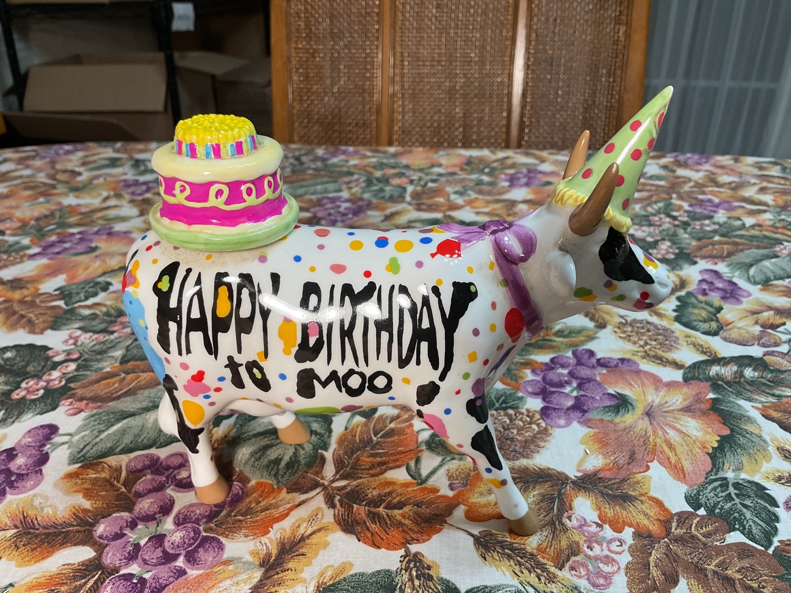 Cows on Parade "Happy Birthday to Moo" Porcelain Cow Figurine 5.25”x6”x2.25”  C2