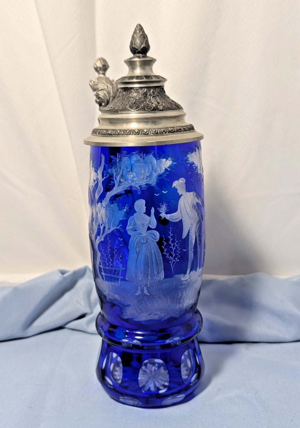 Vintage Ludwigsthal Cobalt Blue and Clear hand-etched Crystal Beer Stein Vintage Ludwigsthal Cobalt Blue and Clear hand-etched Crystal Beer Stein