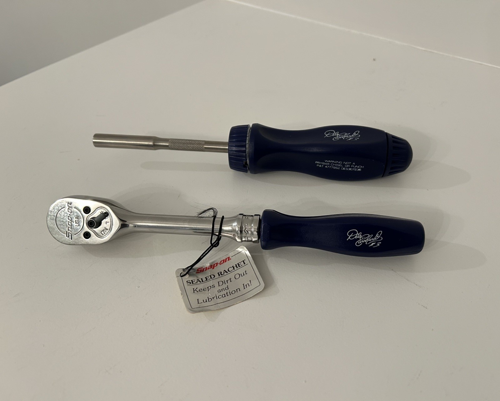 Snap-On Tools F836 3/8 ratchet & Screw Driver & bits- Dale Earnhardt Blue (101) Snap-On Tools F836 3/8 ratchet & Screw Driver & bits- Dale Earnhardt Blue (101)