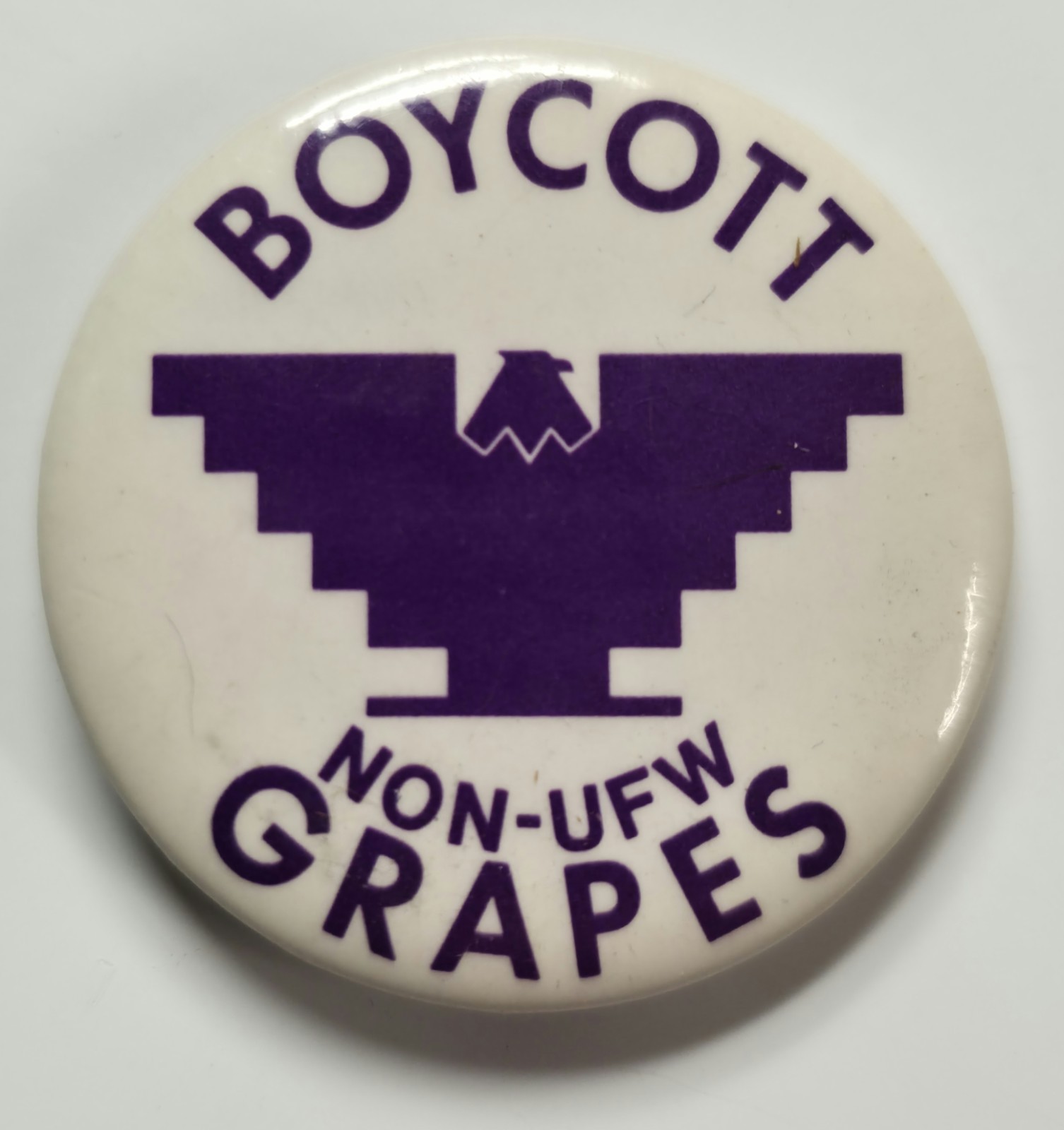 Vintage 1970s UFW United Farmworkers "BOYCOTT NON-UFW GRAPES"  Pin 1.5"