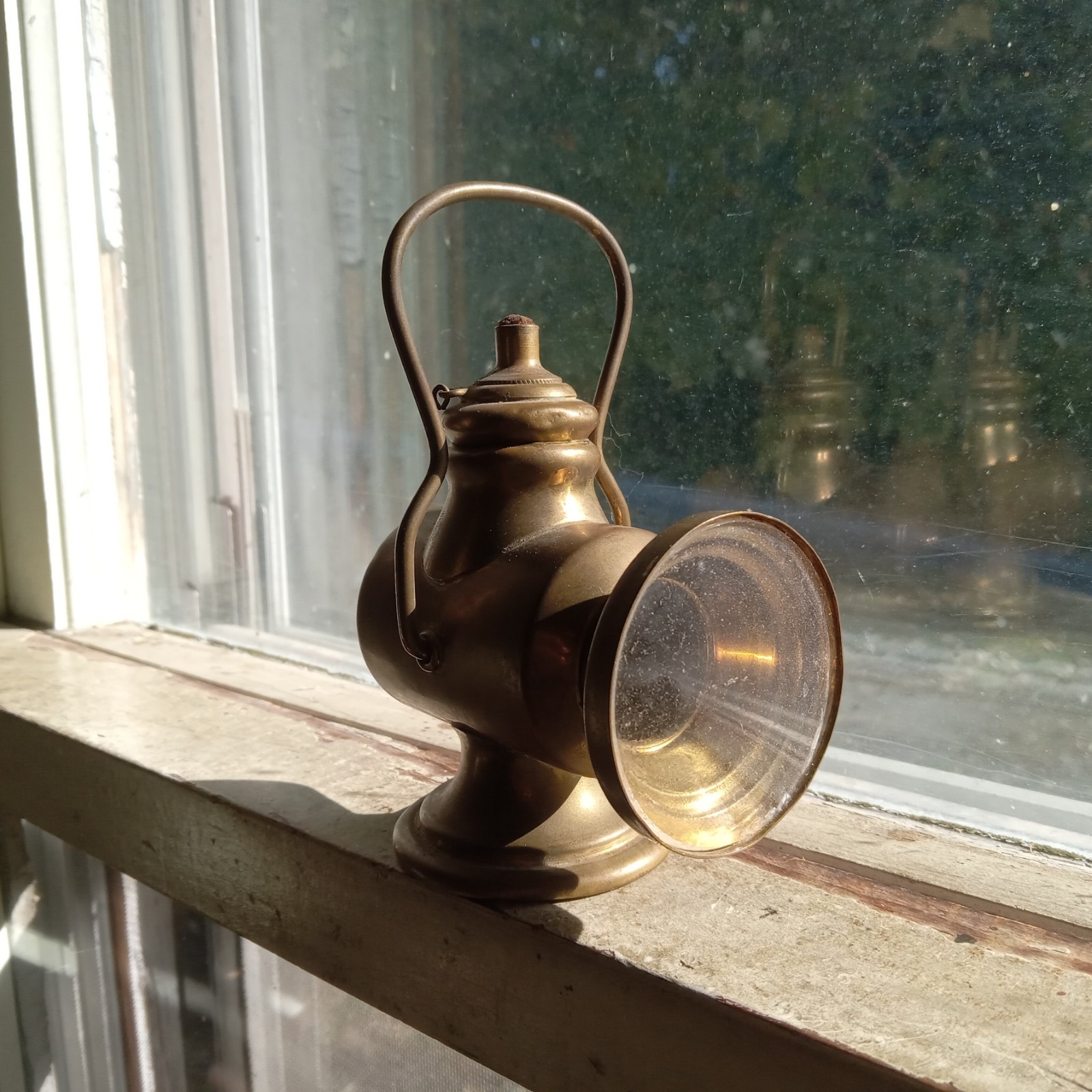 ANTIQUE EARLY 1900 APOLLO CIGAR CIGARETTE LIGHTER FIGURAL AUTOMOBILE BRASS LAMP ANTIQUE EARLY 1900 APOLLO CIGAR CIGARETTE LIGHTER FIGURAL AUTOMOBILE BRASS LAMP
