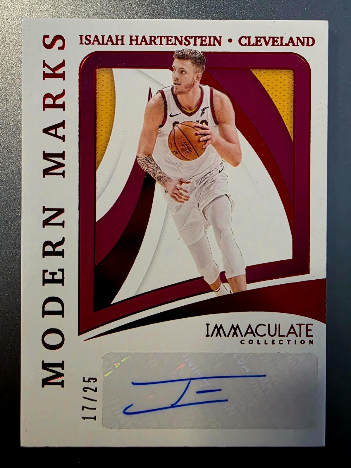 Isaiah Hartenstein 2020-21 Panini Immaculate NBA Modern Marks Auto #MM-IHA /25 Isaiah Hartenstein 2020-21 Panini Immaculate NBA Modern Marks Auto #MM-IHA /25