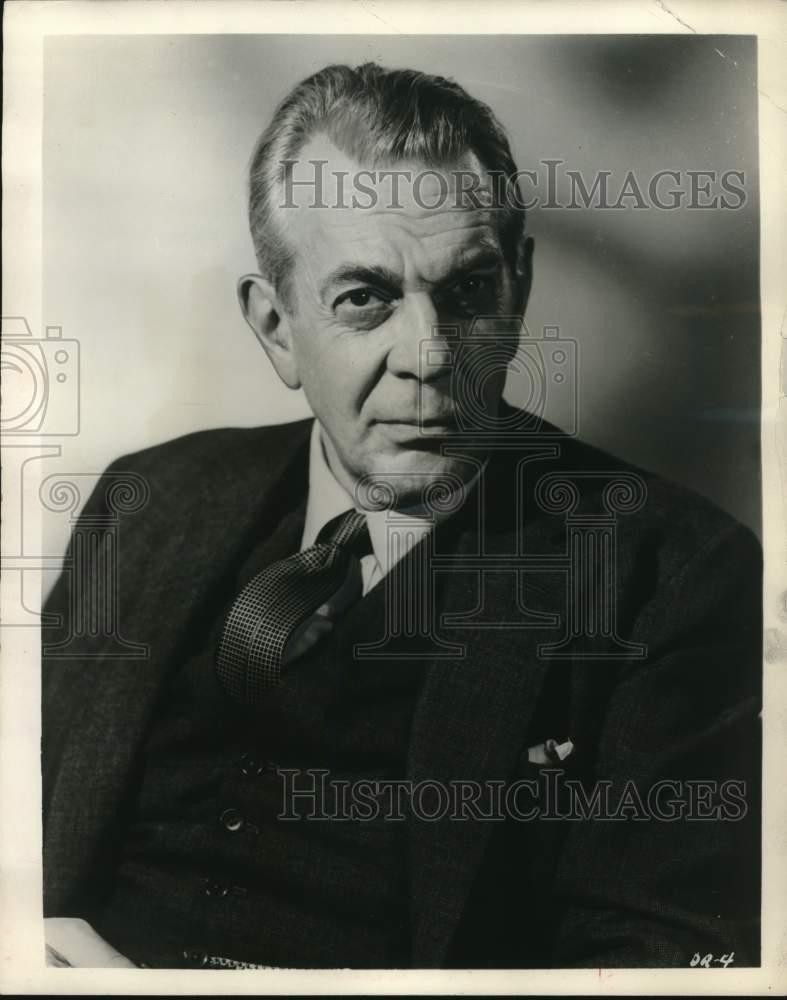 1961 Press Photo Actor Raymond Massey Stars in the "Dr. Kildare" Series 1961 Press Photo Actor Raymond Massey Stars in the "Dr. Kildare" Series