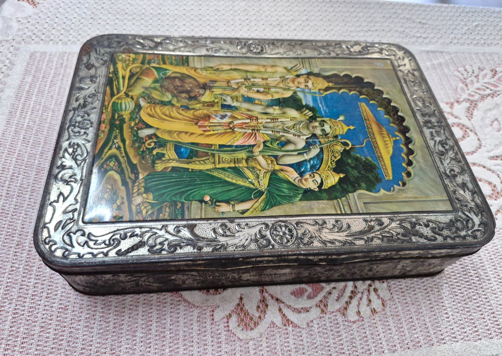 Vintage Indian Ram Darbar Tin Box Hindu Lithograph Art Metal Storage Collectible Vintage Indian Ram Darbar Tin Box Hindu Lithograph Art Metal Storage Collectible