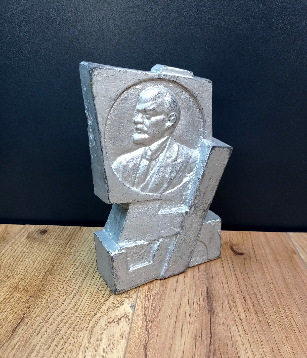 Rare Soviet statue  propaganda USSR . Lenin's five-year plan in four years .