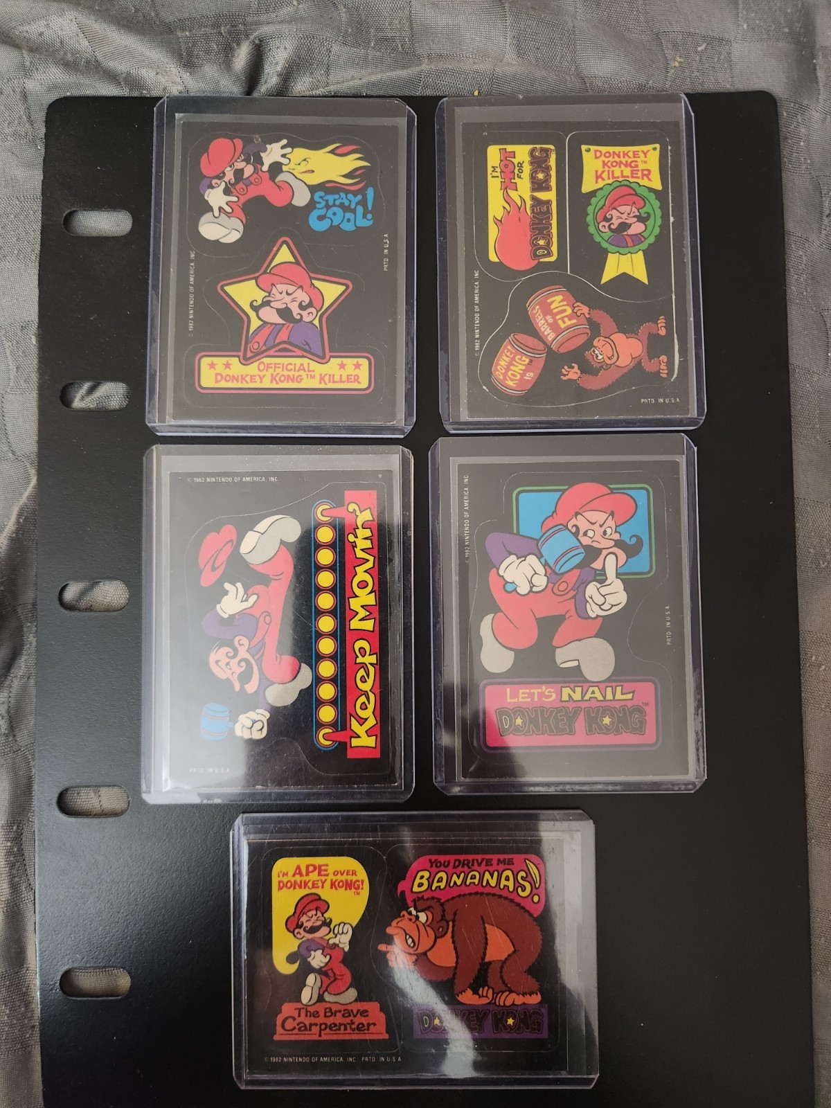 1982 Topps Donkey Kong Lot Of 5 Cards Rare red border Cereal back variations 1982 Topps Donkey Kong Lot Of 5 Cards Rare red border Cereal back variations