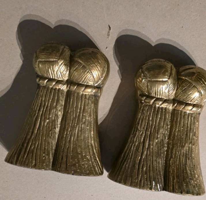 Pair Of Vintage Hollywood Regency Brass Ceramic Bookends Also Used As Doorstops Pair Of Vintage Hollywood Regency Brass Ceramic Bookends Also Used As Doorstops