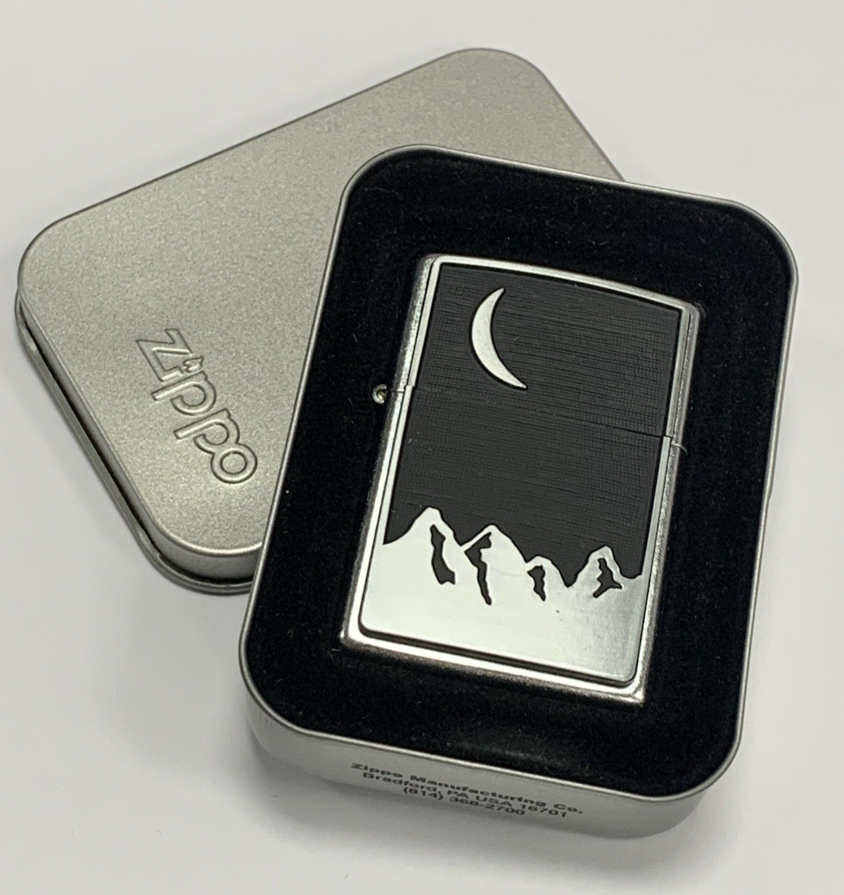 Rare Vintage Unstruck Zippo Lighter 2000 Marlboro Moon Over Mountains 3D Emblem Rare Vintage Unstruck Zippo Lighter 2000 Marlboro Moon Over Mountains 3D Emblem