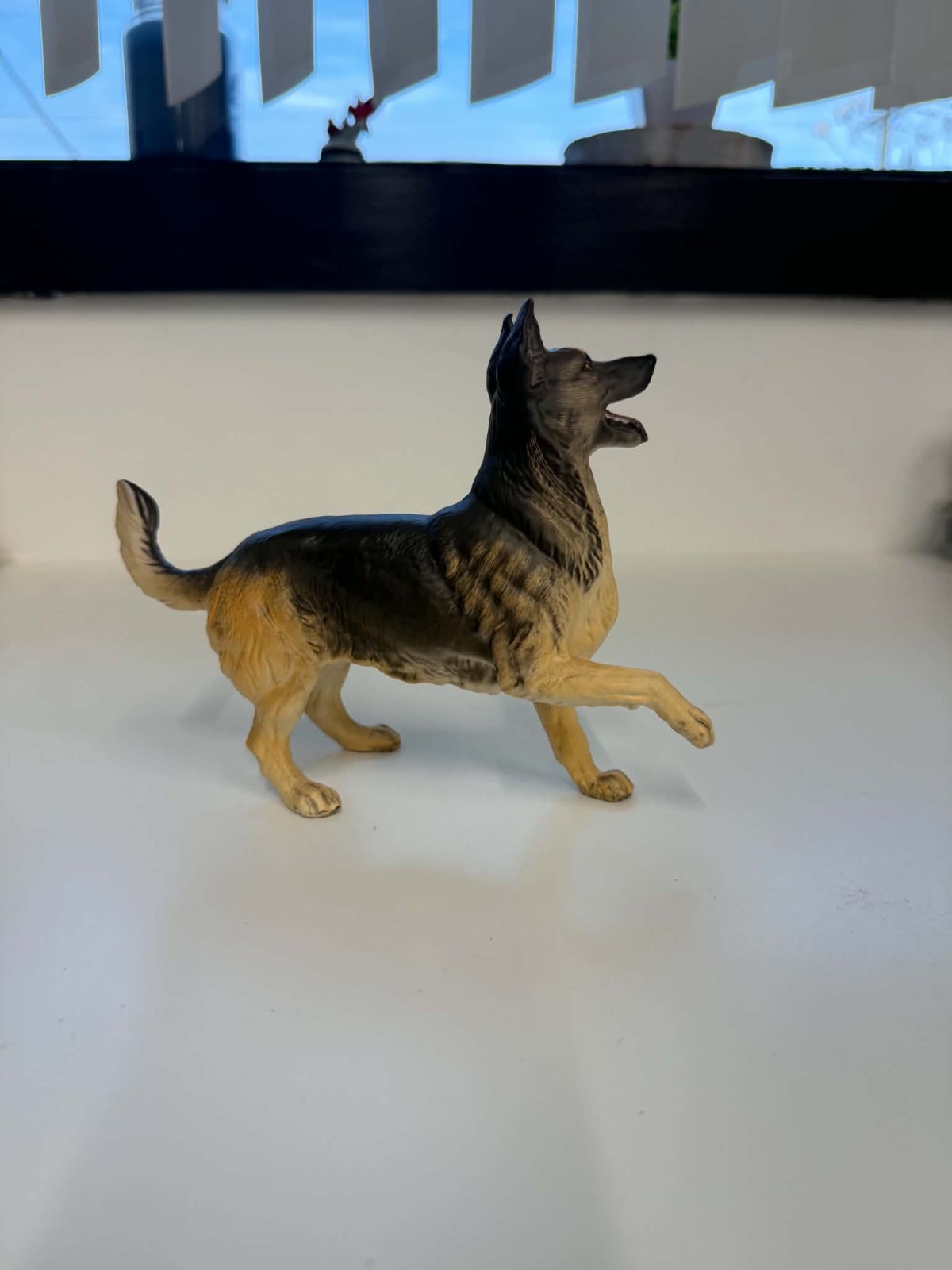 Vintage Royal Doulton German Shepherd Dog Figurine HN 1117 Vintage Royal Doulton German Shepherd Dog Figurine HN 1117
