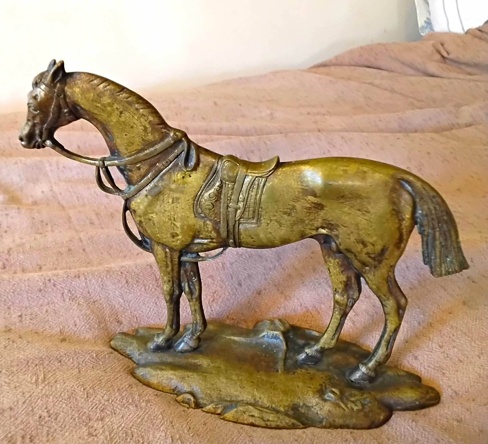 Vintage/Antique Bronze Horse Display On Bronze Base Vintage/Antique Bronze Horse Display On Bronze Base