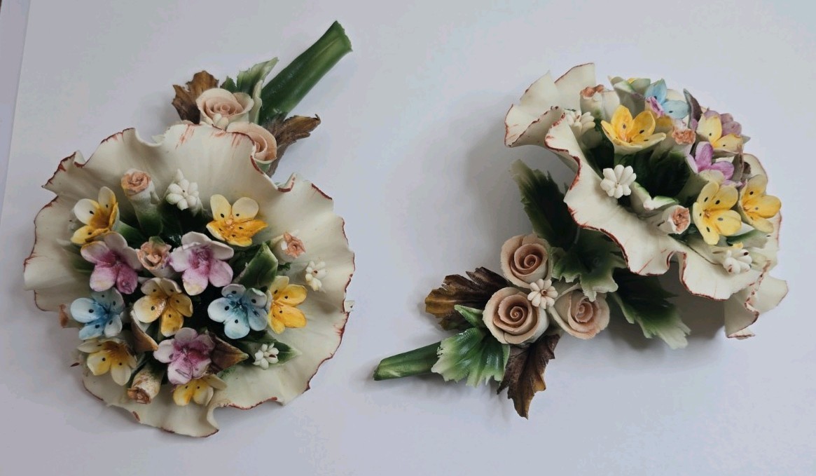 Vintage Capodimonte Flowers "CROWNED N" "Made In Italy" "Giuseppe Armani" Vintage Capodimonte Flowers "CROWNED N" "Made In Italy" "Giuseppe Armani"