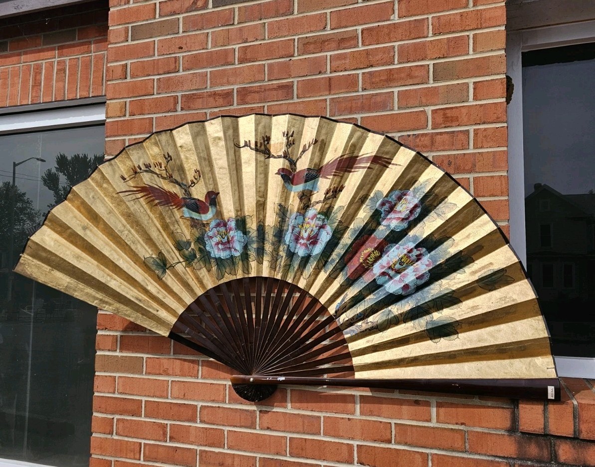 🐦🌸Vtg Chinese Painted Birds & Floral Large Golden Wall Fan Wall Hanging 🌸🐦 🐦🌸Vtg Chinese Painted Birds & Floral Large Golden Wall Fan Wall Hanging 🌸🐦