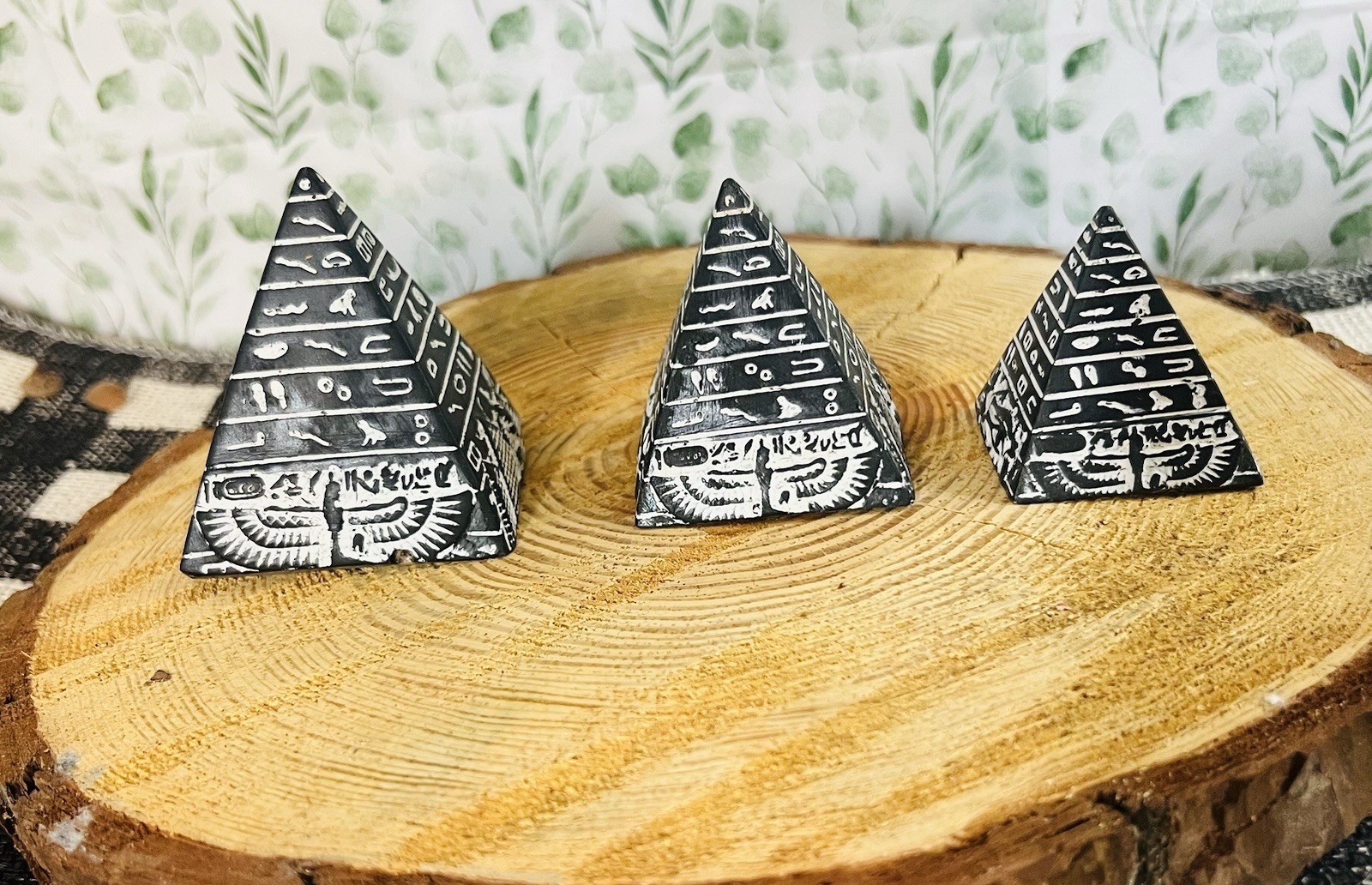 Set Of 3 Pyramid Decor Pieces Set Of 3 Pyramid Decor Pieces