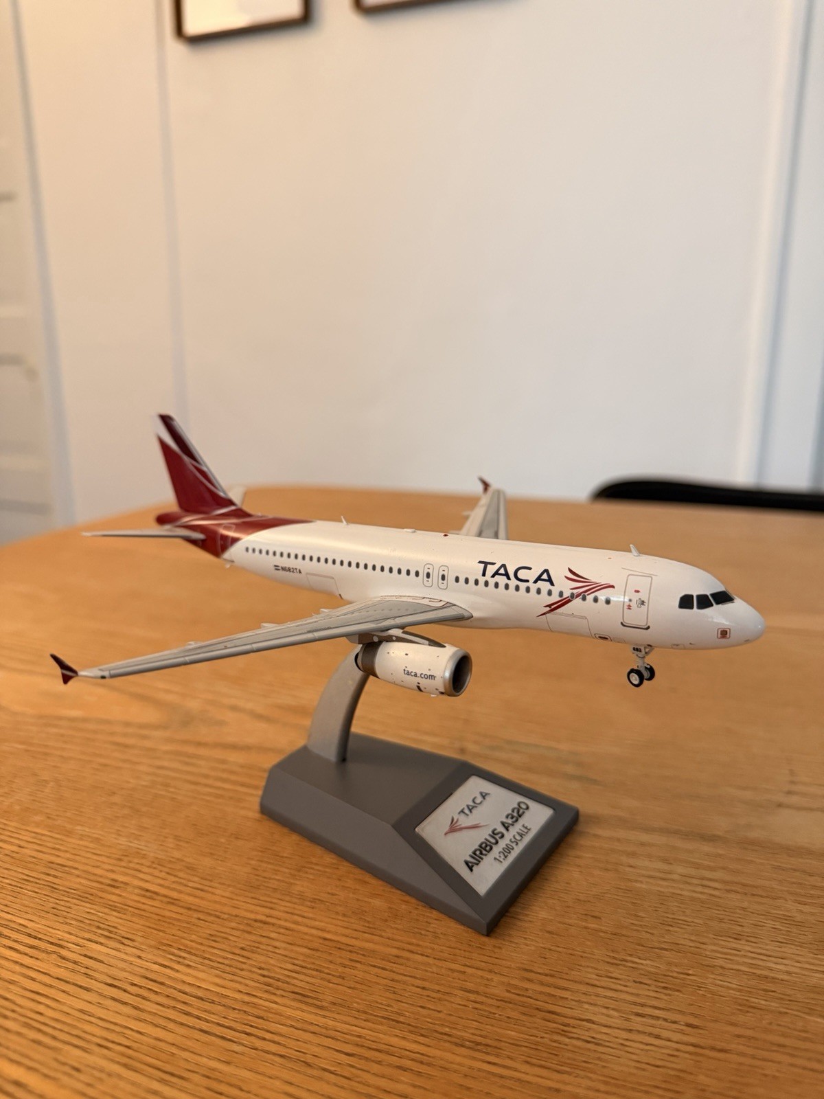 Inflight EAV682 TACA Airbus A320-200 N682TA Diecast 1/200 Jet Model AV Airplane Inflight EAV682 TACA Airbus A320-200 N682TA Diecast 1/200 Jet Model AV Airplane