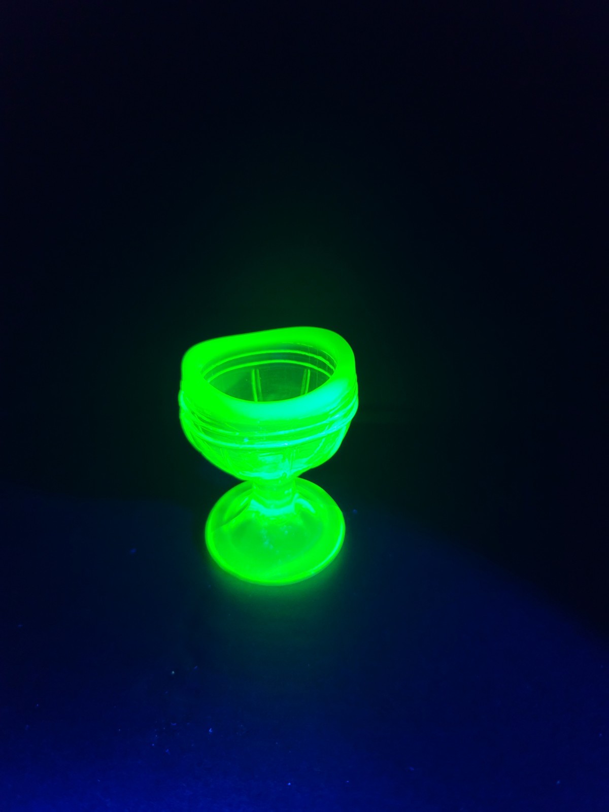 Rosso/ Mosser Uranium Opalescent Glass Eye Wash Cup Pedestal 2.5" Tall Vintage Rosso/ Mosser Uranium Opalescent Glass Eye Wash Cup Pedestal 2.5" Tall Vintage