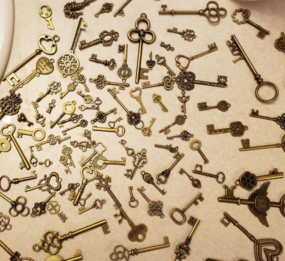 100PCS Vintage Skeleton Keys Antique Bronze Brass Mixed Set 300g Bulk Lot USANew 100PCS Vintage Skeleton Keys Antique Bronze Brass Mixed Set 300g Bulk Lot USANew