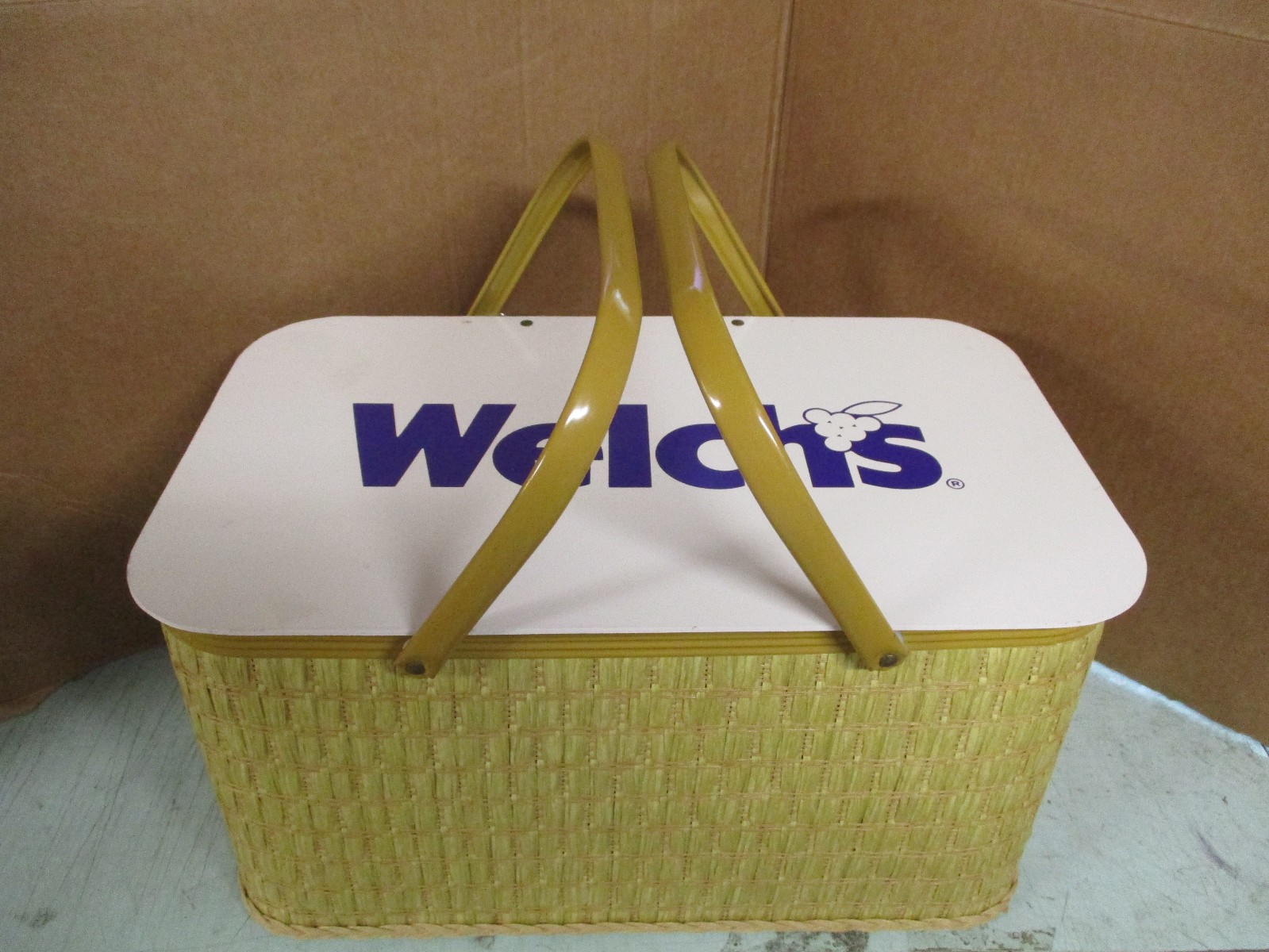 VINTAGE 1970s WELCHS Redmon Wicker Picnic Basket USA OS VINTAGE 1970s WELCHS Redmon Wicker Picnic Basket USA OS