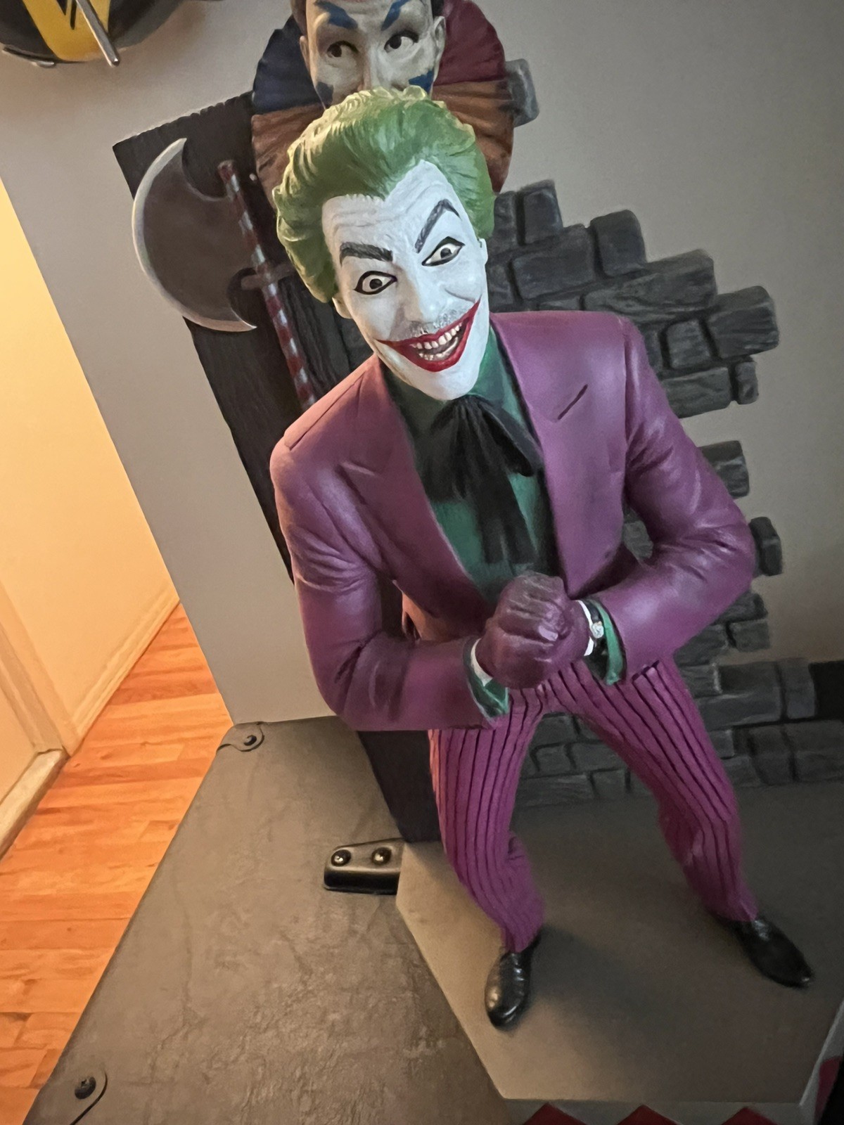 Tweeterhead Batman Classic TV Series The Joker Limited Edtition Maquette Statue Tweeterhead Batman Classic TV Series The Joker Limited Edtition Maquette Statue