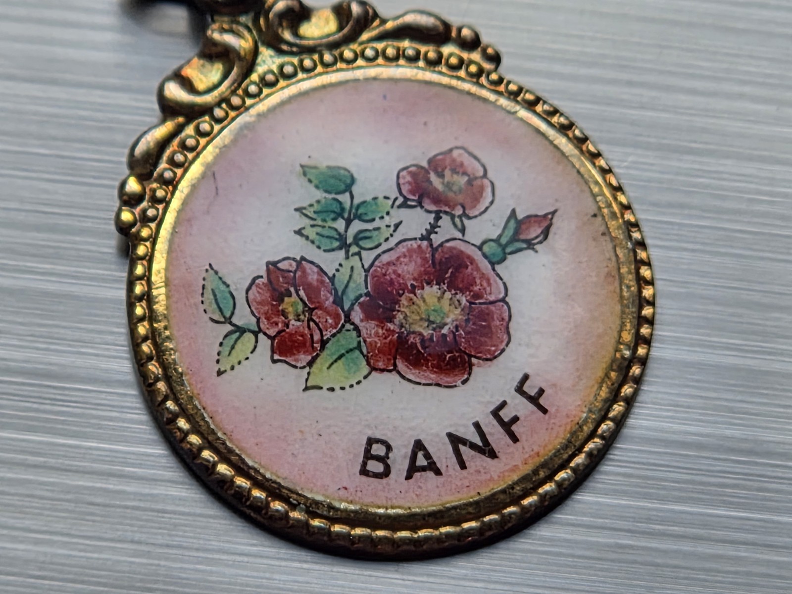 Banff Floral Souvenir Charm Pendant Canada Silver 4.91g Banff Floral Souvenir Charm Pendant Canada Silver 4.91g