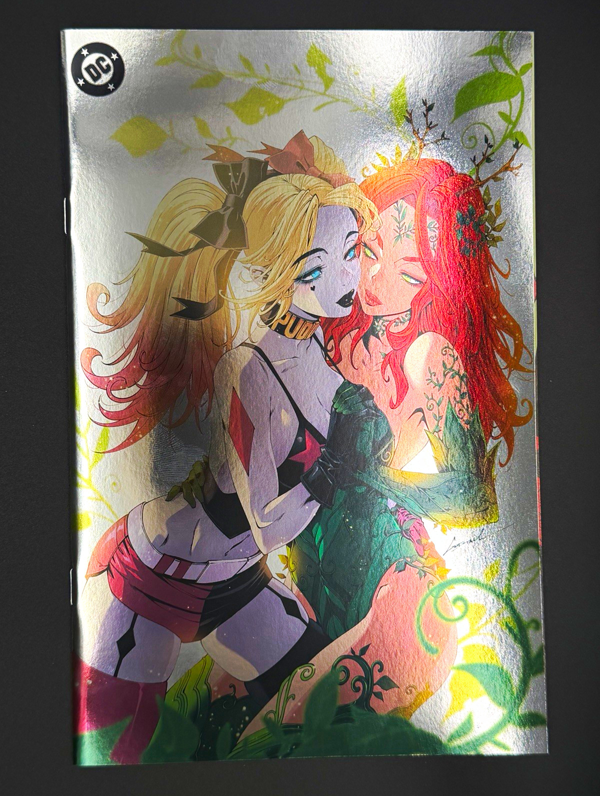 Harley & Ivy: Life & Crimes #4 DC - Virgin Foil Variant - GODTAIL Harley & Ivy: Life & Crimes #4 DC - Virgin Foil Variant - GODTAIL