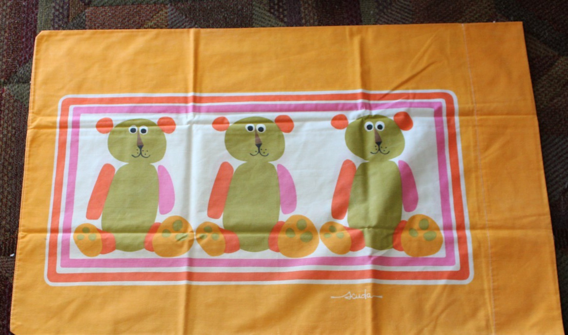 Vintage Scuda Bob Van Allen for Wamsutta Pillow Case Vintage Scuda Bob Van Allen for Wamsutta Pillow Case
