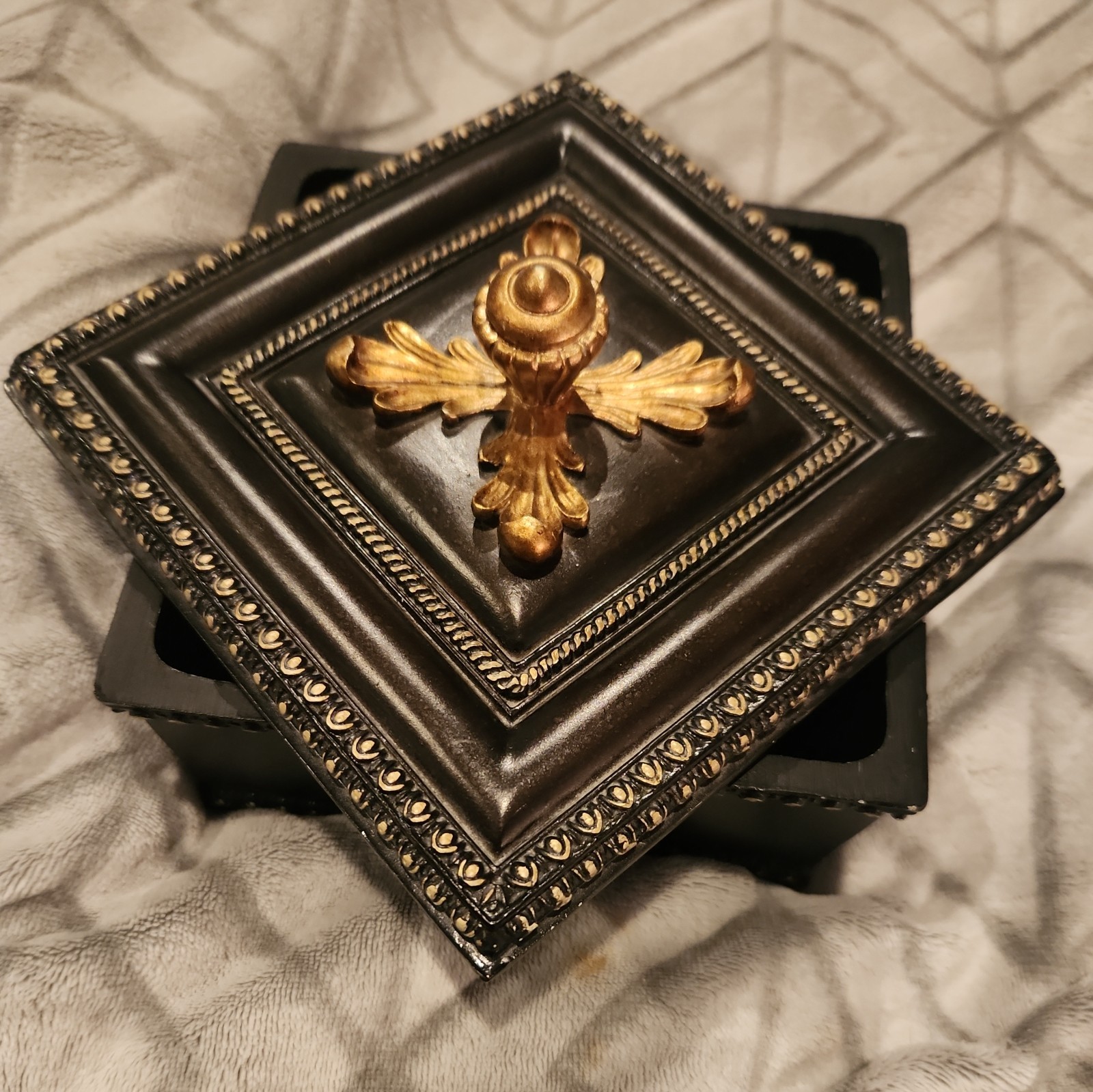 Vintage Italian Style Wood Jewelry Box Vintage Italian Style Wood Jewelry Box