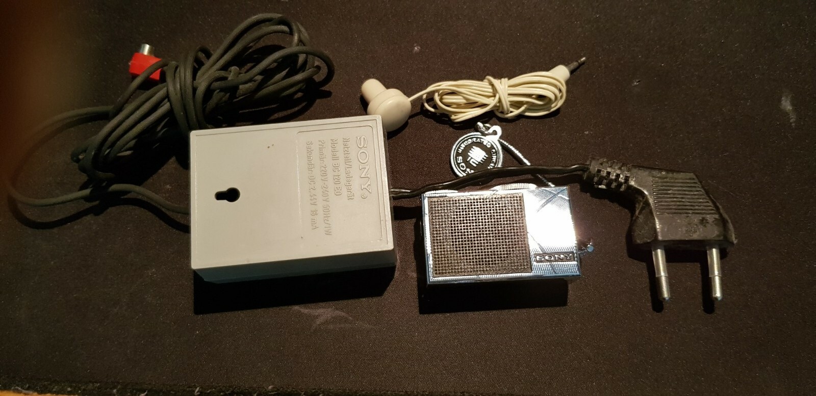 Vintage RARE Sony ICR-120 Ultra-Compact AM Radio Inc. Power supply, bag, earbuds Vintage RARE Sony ICR-120 Ultra-Compact AM Radio Inc. Power supply, bag, earbuds