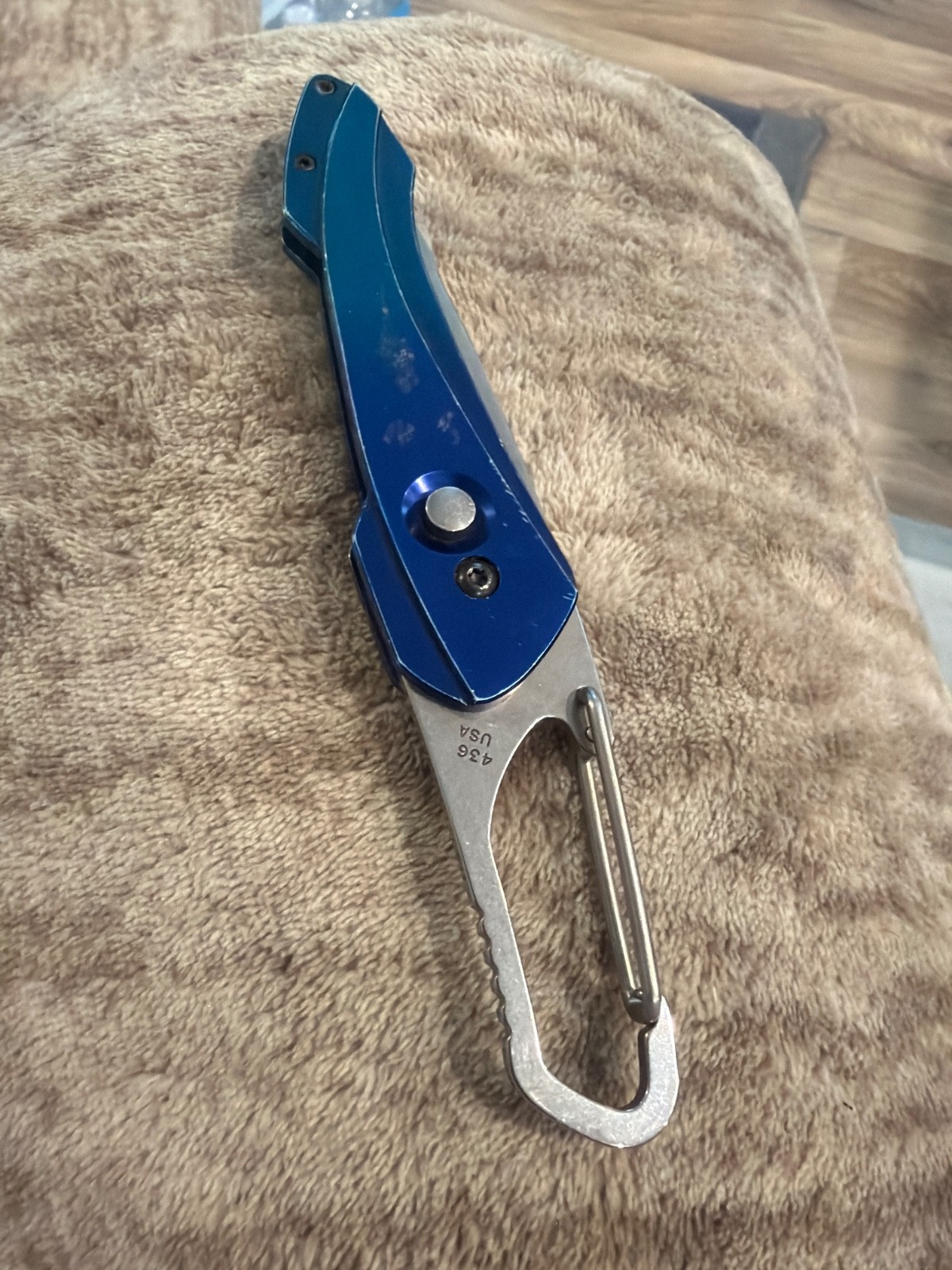 BUCK WHITTAKER- B436 Short Revolution Folding Knife - Blue BUCK WHITTAKER- B436 Short Revolution Folding Knife - Blue