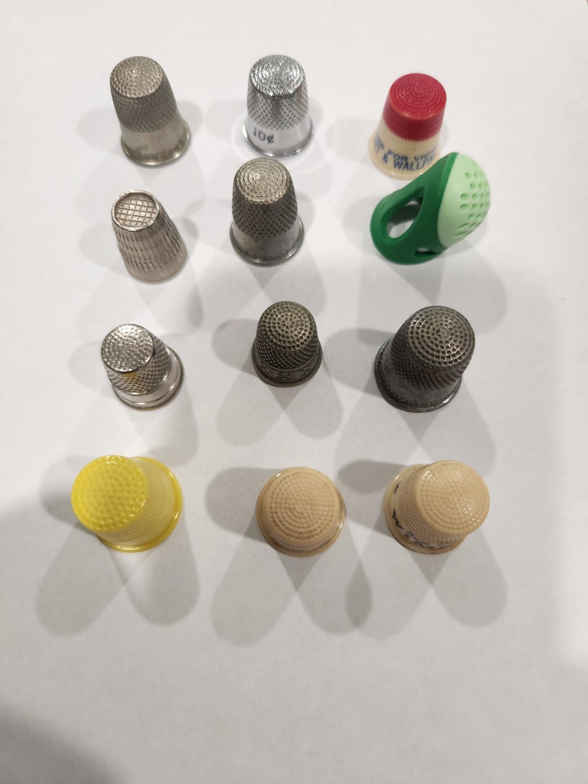 Lot of 12 Vintage Various Sized Thimbles Sewing Collectibles Lot of 12 Vintage Various Sized Thimbles Sewing Collectibles