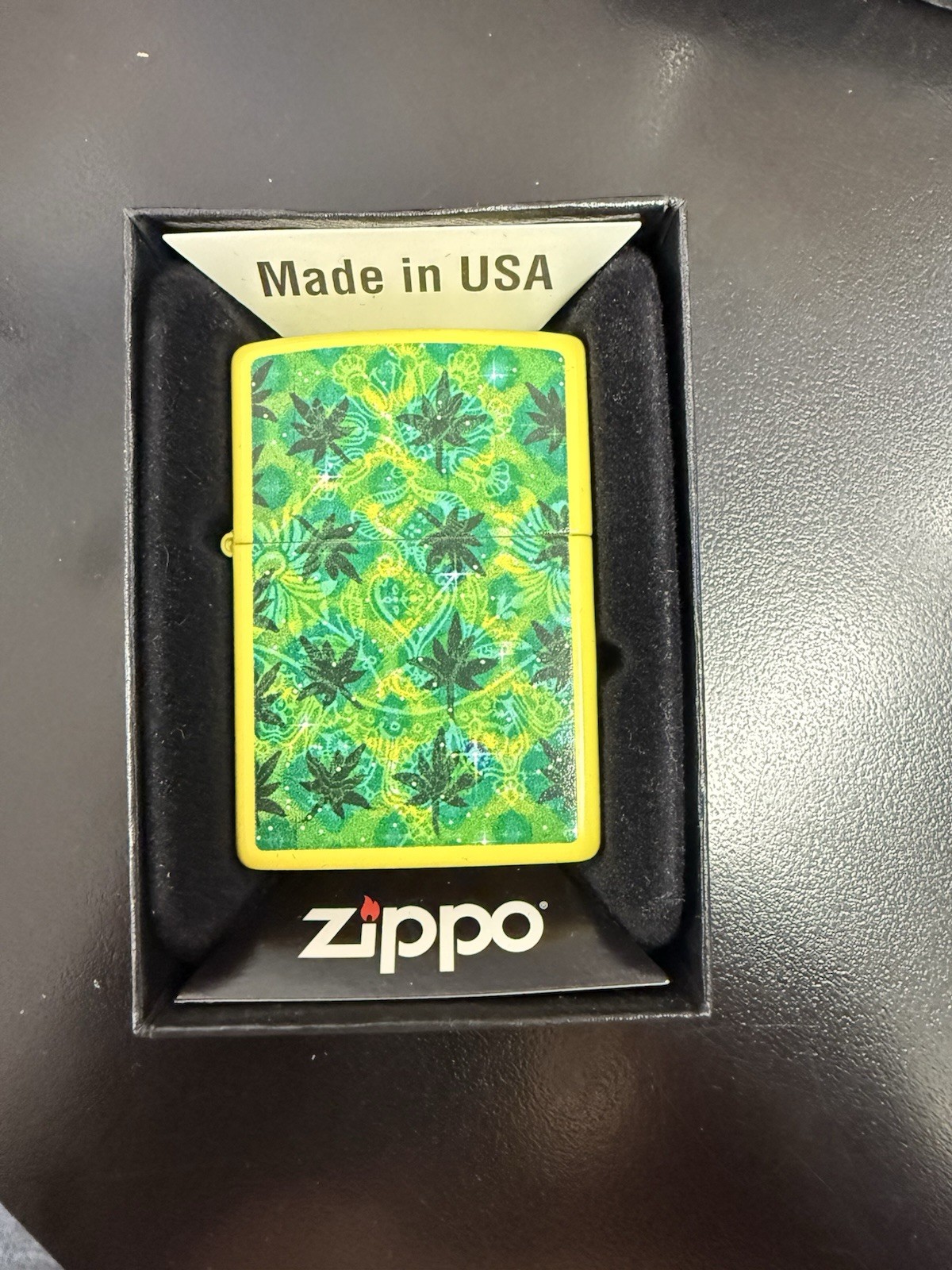 Zippo 24839 Leaf Pattern 2 Design Zippo 24839 Leaf Pattern 2 Design