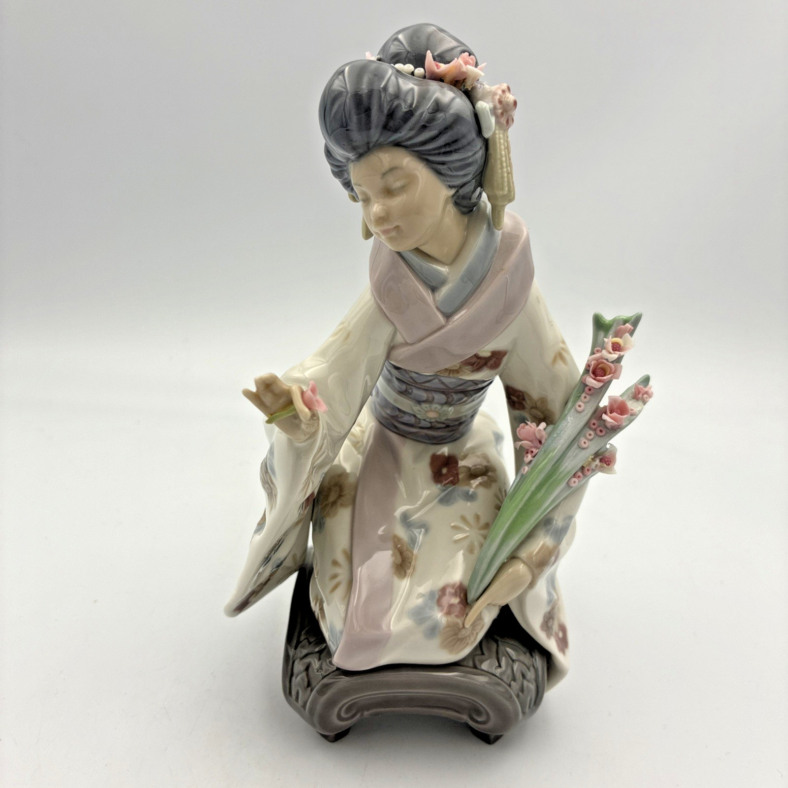 Lladro Kiyoko #1450 Japanese Lady Kneeling Flowers Retired Figurine Spain Lladro Kiyoko #1450 Japanese Lady Kneeling Flowers Retired Figurine Spain
