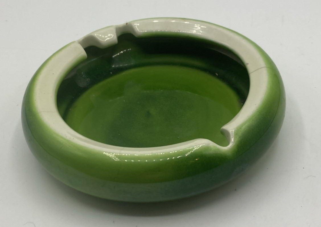 Mancioli Pottery Green White Ceramic Ashtray RAYMOR 1114 Italy Mancioli Pottery Green White Ceramic Ashtray RAYMOR 1114 Italy