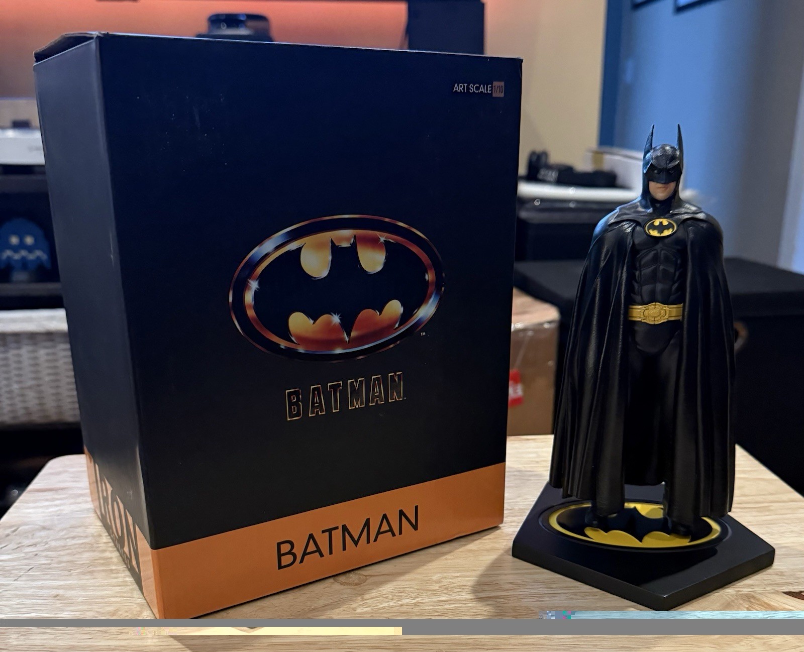 Iron Studios 1989 Batman 1/10 scale statue; **MINT Condition** Iron Studios 1989 Batman 1/10 scale statue; **MINT Condition**