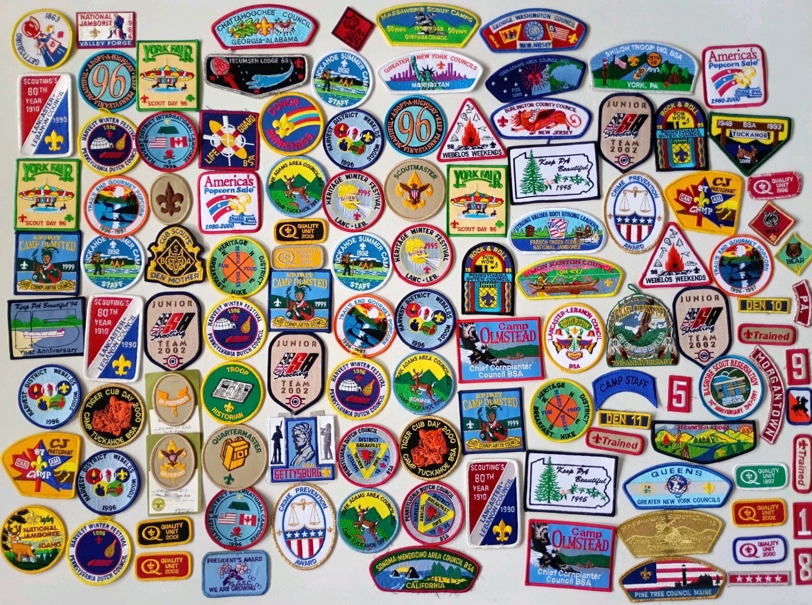 LARGE LOT OF 115 VINTAGE MOSTLY BOY SCOUTS OF AMERICA BSA MIXED PATCHES LARGE LOT OF 115 VINTAGE MOSTLY BOY SCOUTS OF AMERICA BSA MIXED PATCHES
