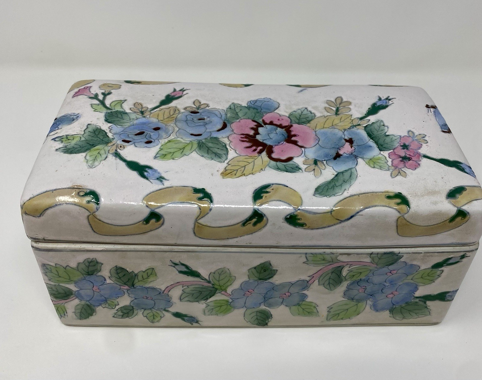 Vintage Macau Hand Painted Porcelain Trunk Box Large 8" Floral Chinoiserie CIB Vintage Macau Hand Painted Porcelain Trunk Box Large 8" Floral Chinoiserie CIB