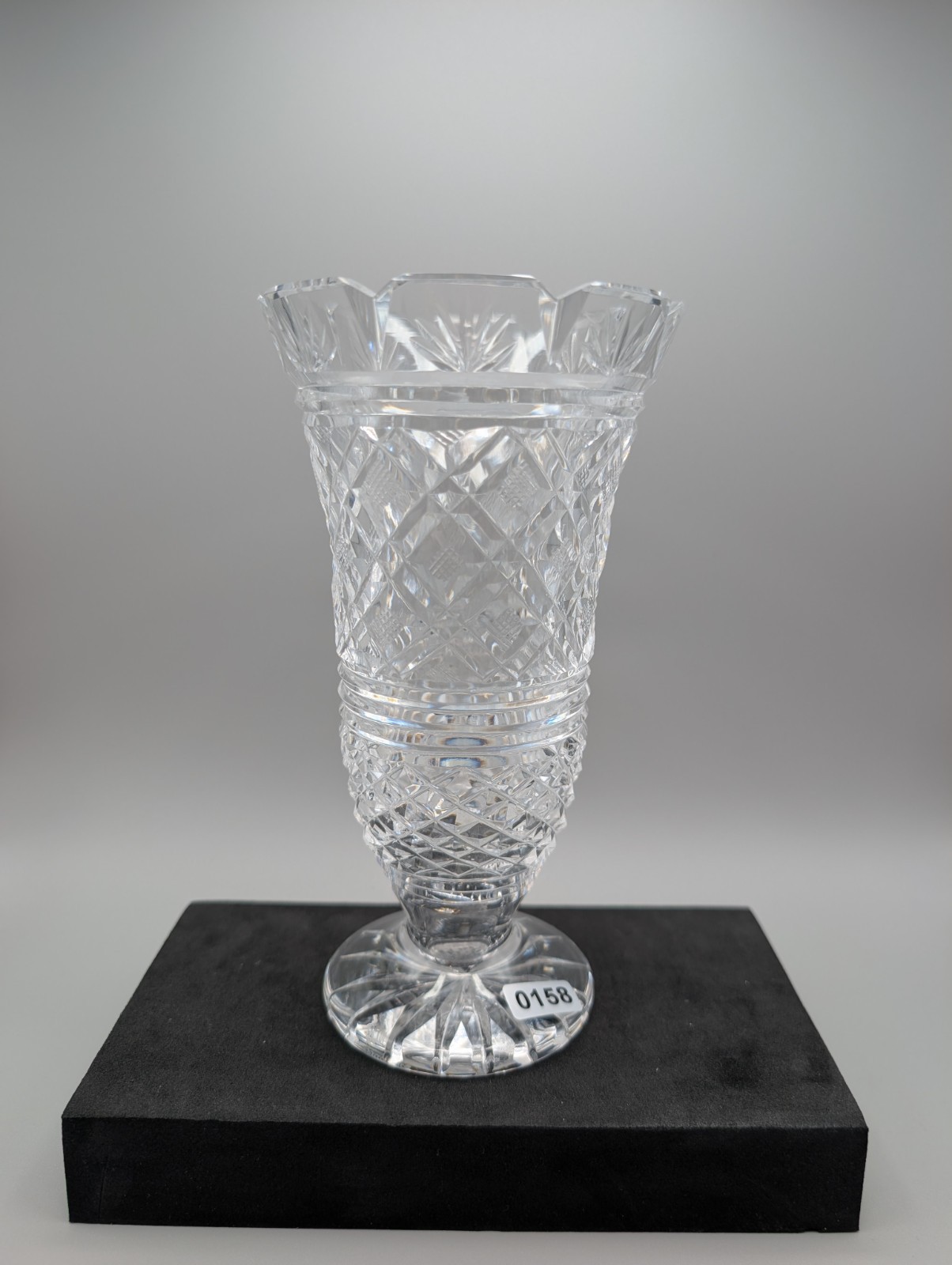 Waterford Crystal Georgian Footed Strawberry Criss Cross Cut 7" Flared Vase