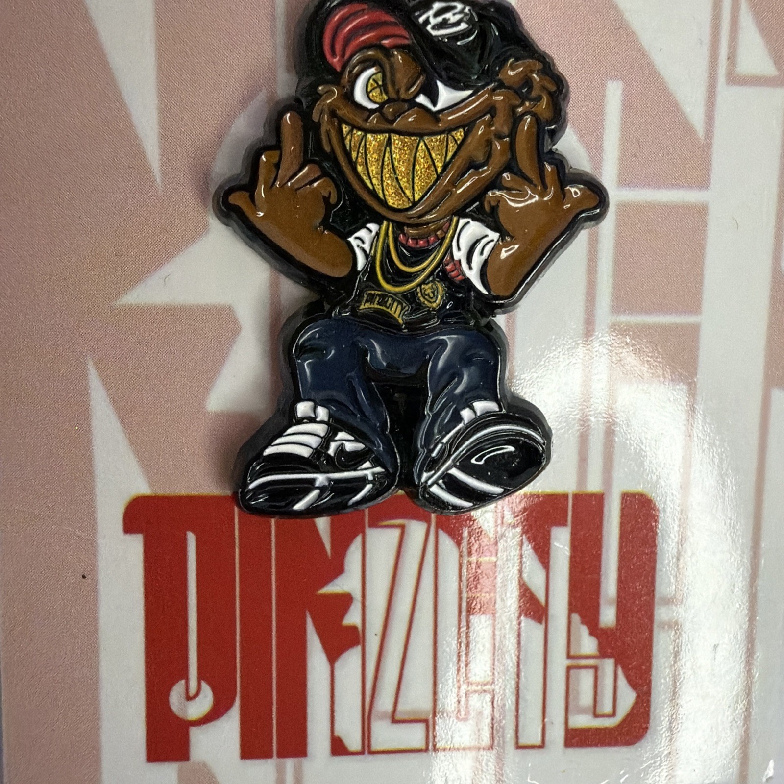 Pinzcity Sitting Scare Bear Hat Pin Limited new Pinzcity Sitting Scare Bear Hat Pin Limited new