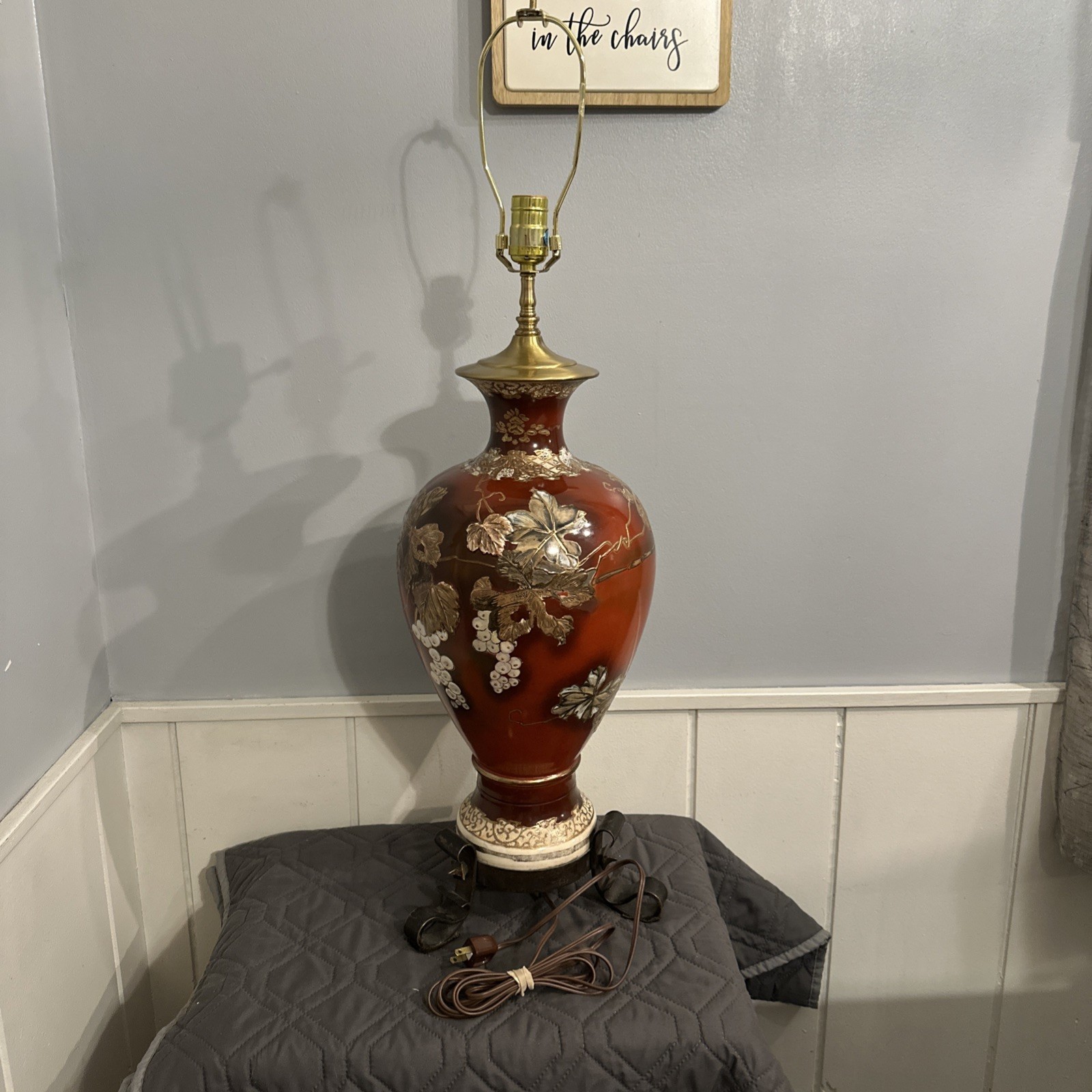 Antique Hotta Yu Shoten Japanese Moriage Porcelain Lamp Base Gilded Grapevine 30 Antique Hotta Yu Shoten Japanese Moriage Porcelain Lamp Base Gilded Grapevine 30